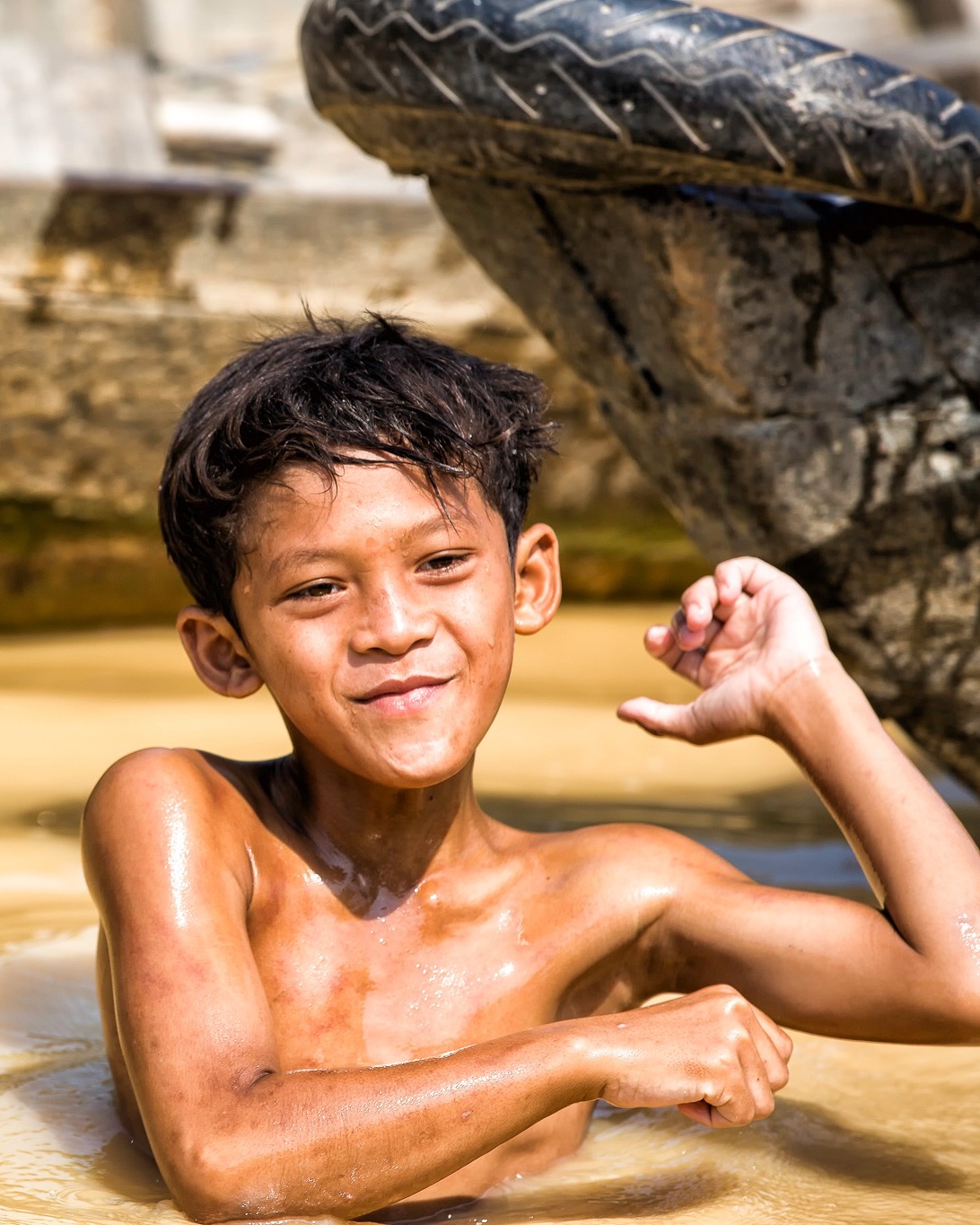 Life along the water tells a story all its own, joy, resilience, and connection. Join me in Cambodia as we photograph from the floating villages of Tonle Sap to the temples of Angkor. #cambodia #cambodiatravel