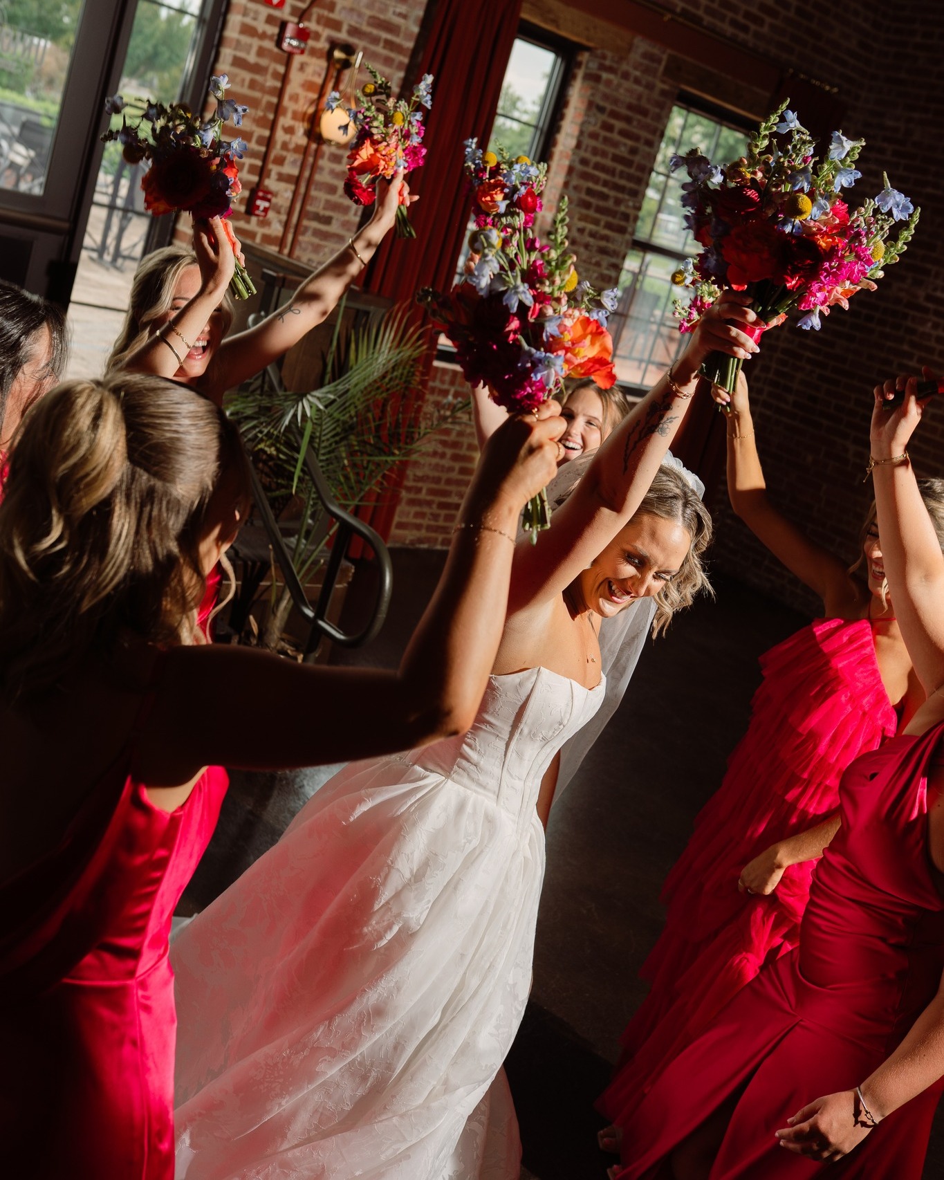 🩷🤍 These bridesmaids wore hot pink from @shoprevelry and the color was such a ✨VIBE✨. YES, you can have bright colors in an industrial chic venue. Never shy away from color if that's what you want!
We'll be at @unionmillspublichouse! 3 weeks is too long to be away 😂
Venue & Catering | @unionmillspublichouse
Coordination | @sleepingbeedesigns
Floral Design | @blossomandbasketboutique
Photography | @momentsbymoy
Beauty | @LaurenAbagaleBridal
Video | @Johnquick_
Bridal Gown | @couturebridalmd
Groom’s Suit | @Suitsupply
Bridesmaid Dresses | @shoprevelry
Groomsmen Suits | @theblacktux