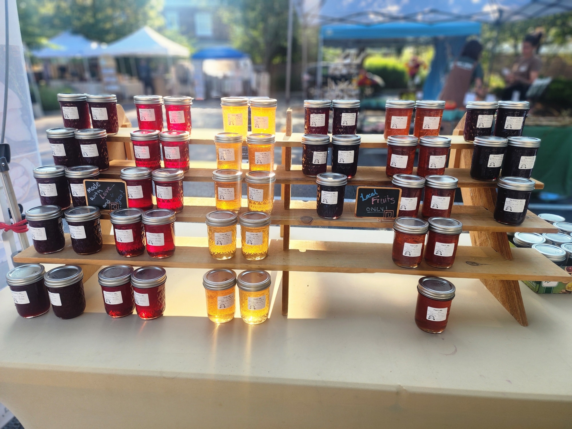 We have had some inquiries about apple butter 😊 🍎 We are almost there!!
We are just rounding up blackberry and peach harvests.
Next up is grapes THEN apples 😁
#localfruit #homemadejam #supportlocal