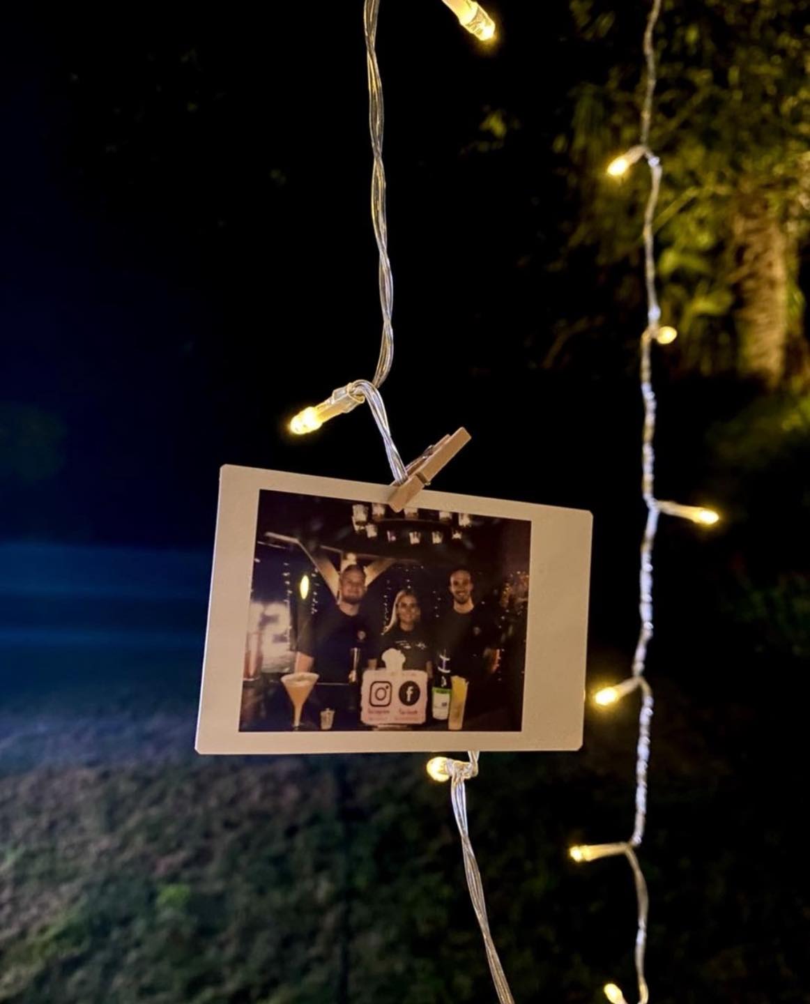 Meet the team behind JEM’s Bar Co. 🍸✨
We’re Jamie & Em—two cocktail lovers who turned a lockdown dream into reality, launching our own bar business: JEM’s (Jamie + Em) Bar Co. 💙
This summer, our team have been out and about—shaking up cocktails and bringing the bar to unforgettable celebrations across the South East. From weddings to garden parties, we’ve loved being part of your special moments.🤵🏻