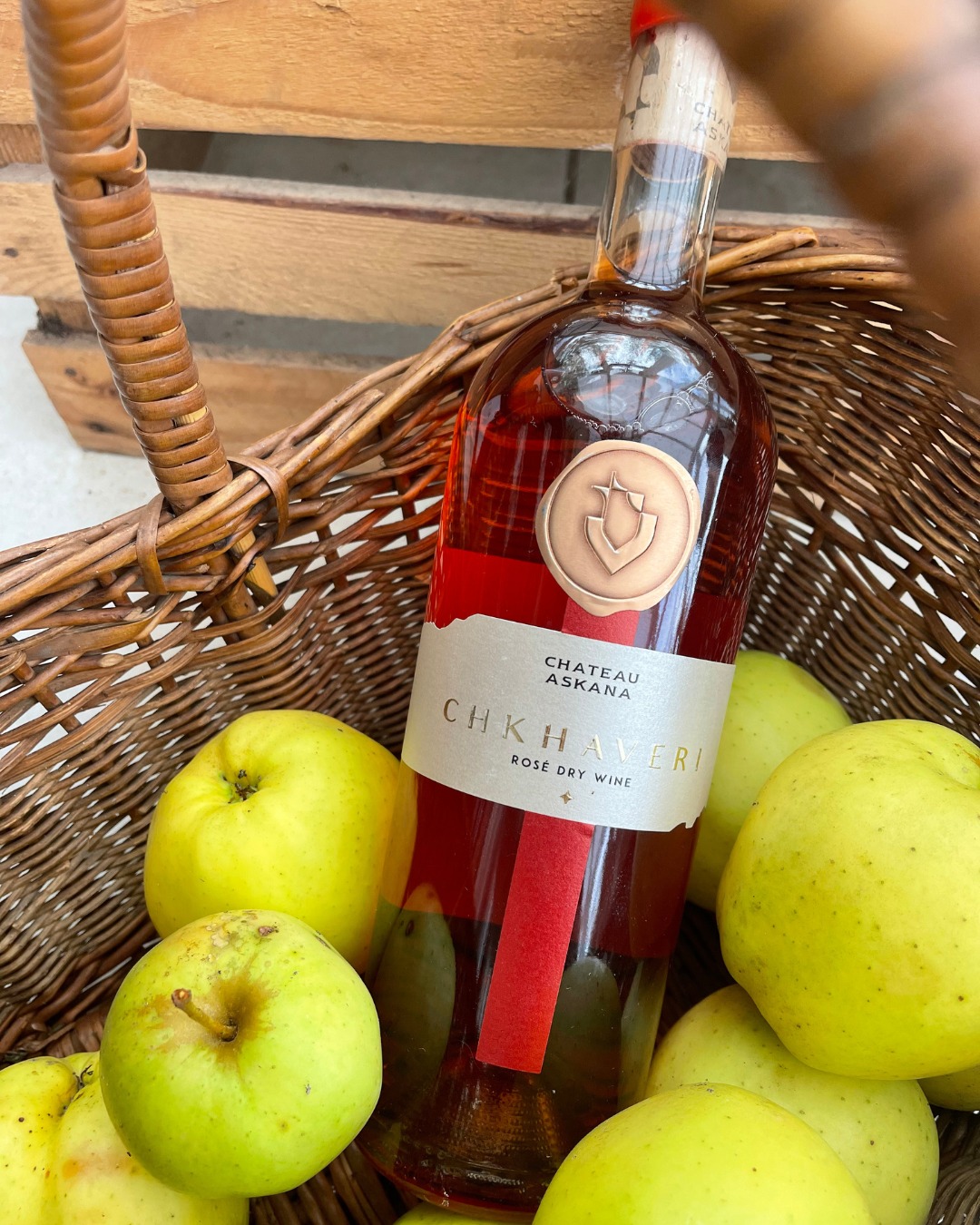 Discover the unique charm of Georgian wine with our Chkhaveri Rosé. This wine is crafted from the ancient and endemic Chkhaveri grape variety, exclusively producing naturally rosé wine. Harvested in late November, Chkhaveri grapes thrive in the high mountainous region of Adjaria, achieving the utmost quality and conditions.
Pick up a bottle from Winchester market today! Find us by M&S 🍷