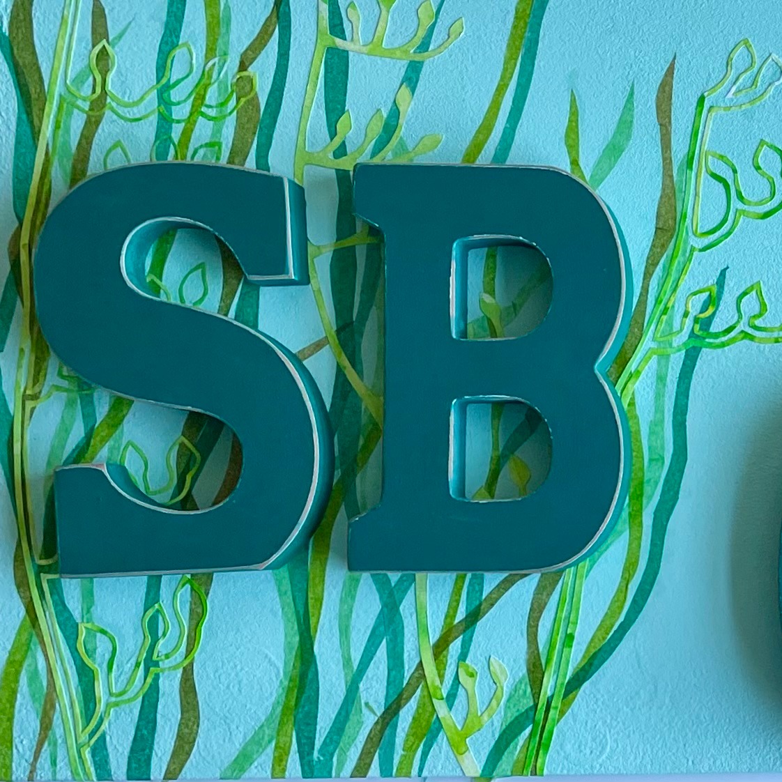 THERE'S ONLY 7 DAYS TO GO..........
I'm almost ready for this exciting event!
My sign is ready,
most of my handmade goodies are ready,
my shelves and stall are finished and looking good!
It's amazing what you can make with some reclaimed timber from pallets, a splash of paint and a very handy man at home!! Thank you Marc.⭐️
I hope all the visitors like me creative pieces and maybe some might find that special something to take home with them.😍
I'm also proud to be one of the many makers & members at Soul Clay Studios .
It's a great community of like-minded people who find joy and happiness creating in CLAY.
I'd like to say a huge thank you to the team @soulclaystudios: Zeynep, Marcus, Claudia, Murphy & Jacob who work hard to run this amazing pottery studio.
Thanks also to all the lovely people I've met and who have helped me on my return -to-clay journey this year.
SO.....SAVE THE DATE, POP DOWN TO THE CO-OP, GERRINGONG, SUNDAY 17TH AUG. 10 - 5.
LOOK OUT FOR SBCreativeCollections.... come and say hello!😁
#plastercarving #ceramicsculpture #ceramicdesign #kiamalocalartist #southcoastnsw #potterylove #southcoastceramics #inspiredbynature #soulclaystudios #handmadeceramics #ocean #beachtreasure #photomart #kiamansw #supportlocalbusiness #ceramicartist #clayartist #cbfceramics #stoneceramics