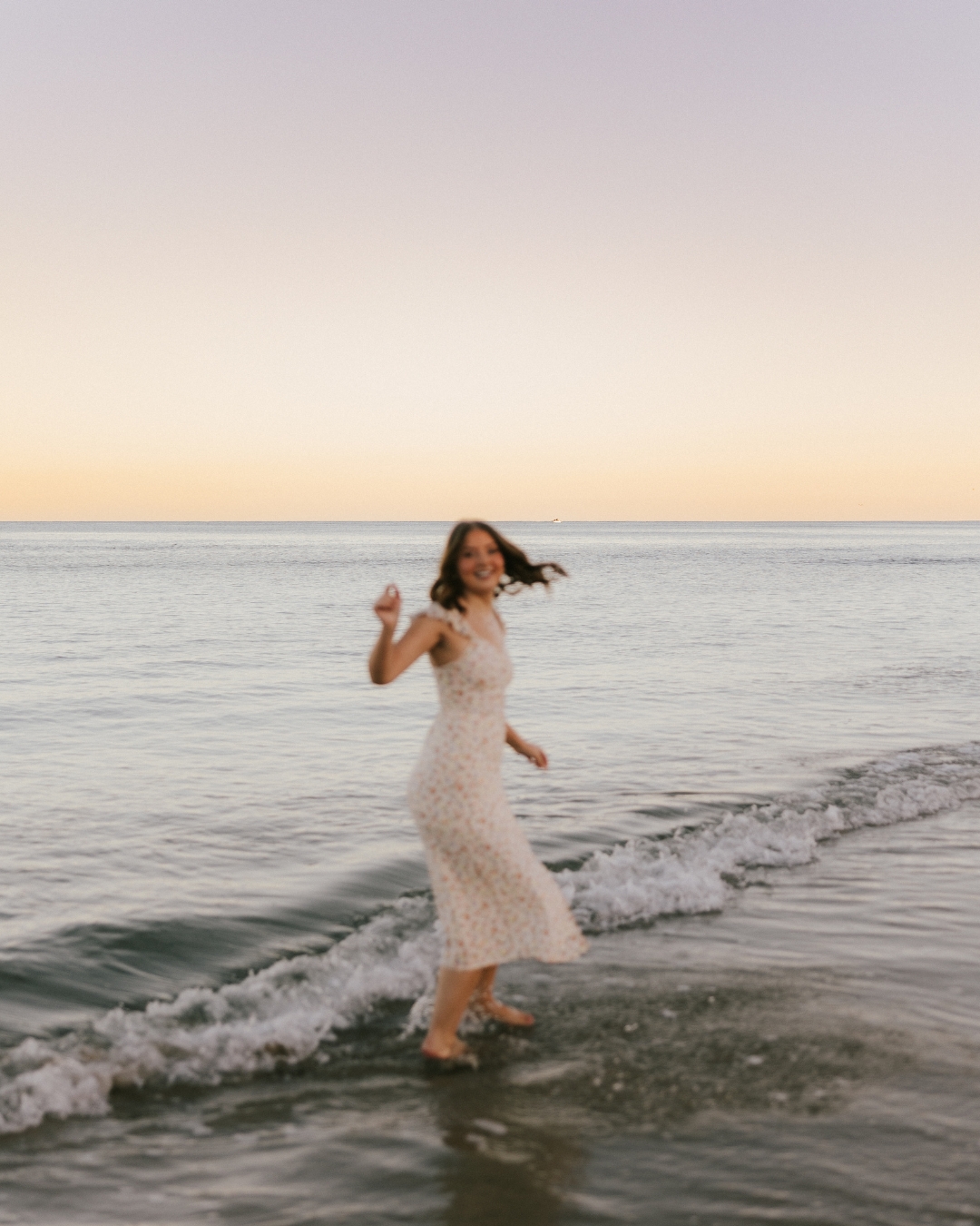 Your personality called, it wants its own photoshoot 💛
Personal branding can be whatever you want it to be ~ that's what makes it so personable! Whether you’re frolicking at the beach or sipping vino with your laptop at the bar, it’s all about showcasing the real YOU. And that’s exactly who your clients are hiring. 🫶🏻
Let's chat about your vision, hit the link in my bio! 📸