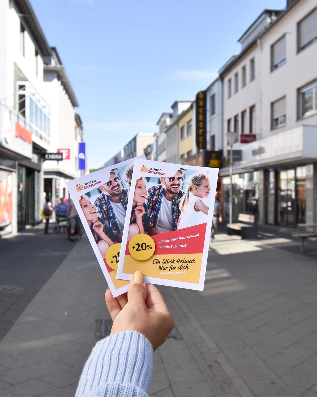 Jetzt noch etwas mehr als 2 Wochen sparen mit dem Düren Gutschein! 🎉
-
Bis zum 31. August 2025 könnt ihr Euch den Düren Gutschein mit 20 % Zuschuss sichern – egal ob zum Shoppen, für einen Restaurantbesuch oder als Geschenk für eure Liebsten. 🛍️🍽️🎁
Das heißt: Ihr bezahlt weniger und habt mehr Guthaben in der Hand – und unterstützt gleichzeitig den lokalen Handel in Düren.
📢 Gute Nachrichten: Wir haben heute neue Gutscheine bekommen! Es sind wieder alle Gutscheinbeträge im Handel verfügbar. Also schnell zugreifen!
#DürenGutschein #20ProzentBonus #SupportLocal #ShopLocal #düreninnenstadt
