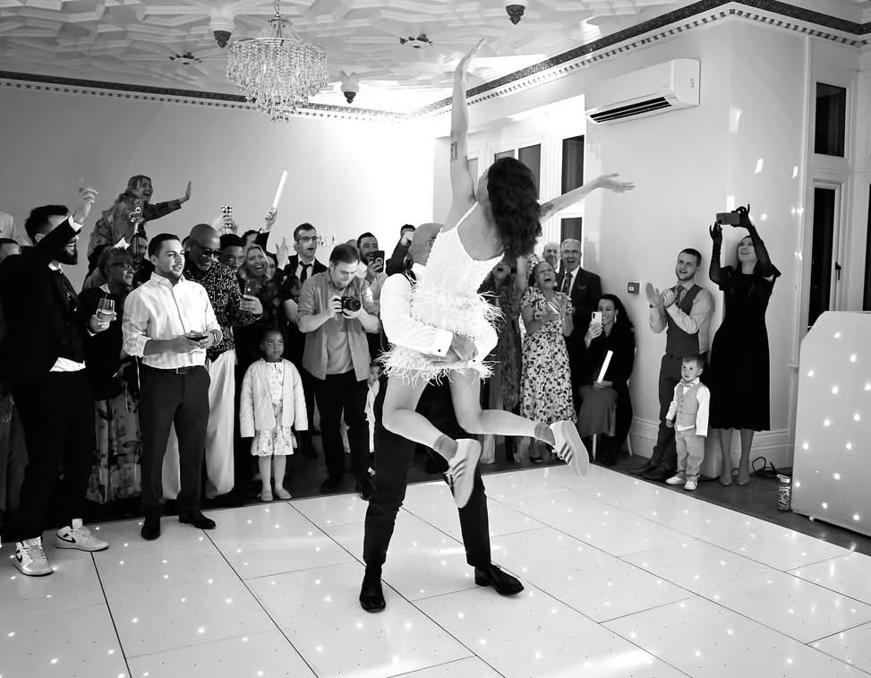 Some key prep tips you can do, to help your hair & makeup last:
- Washing hair the night prior with no conditioner (I know this one's a killer!)
- No alcohol before makeup (trust me, your makeup will sit a lot better!)
- Arrive with hair fully dry & in a style that is low & loose (I may cry if your hair is wet on arrival)
- Please arrive with contact lenses in if applicable (to stop any disruptions to your makeup if they're put in afterwards.)
- Arrive 5-10 mins before your allocated slot so that we can start you on time & you receive a full service
Photographer: @@simon_stewart_photography
Venue: @highley_manor_sussex
.
.
.
#surreymua
#surreymakeupartist
#bridetobe2025
#bridalmakeup
#hampshiremakeupartist
#londonmua
#surreybride
#bridemakeup
#hampshiremua
#berkshiremakeupartist
#berkshiremua
#londonmakeupartist
#muasurrey
#bridetobe2026
#2025wedding
#hampshirebride
#2026wedding
#weddingsupplieruk
#berkshirebride
#freelancemua
#londonbrides
#londonbride
#bridalmakeupsurrey
#bridalmakeupartist
#bridetobe2027
#surreyhairandmakeupartist
#londonwedding
#bridalparty
#highleymanorwedding
#highleymanor