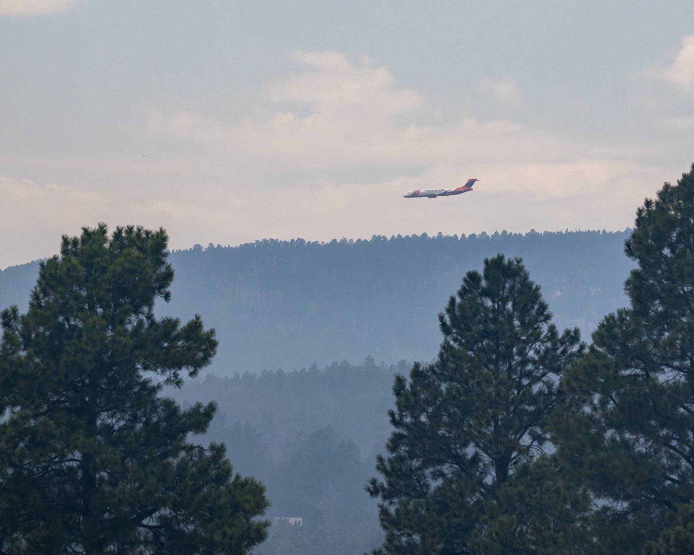 Why not to fly drones an active fire area? Even though the fire may seem small, air tankers can be called in and someone flying a drone can suspend some firefighting operations. While we are not close, the tankers are about 300 AGL, much lower at the scene.
These shots of multiple air tankers were taken from an originally reported "small fire" of 1 acre, which was reported to have grown to over 20 acres less than 2 hours later.
.
.
#pagosasprings #pagosafirepd #wildfire #oakfire #coloradofire #largeairtanker #airtanker #archuletacountycolorado