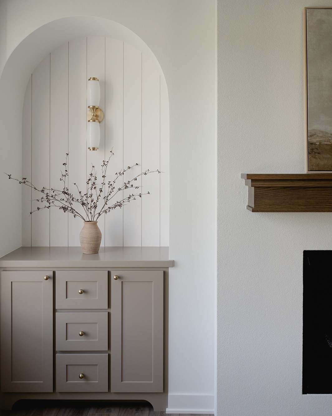 Simple styling, big statement.
Some more proof that less truly can be more!
#dynastyhomes #customhomebuilder #iowahomes #desmoines #luxuryhomes #homeinspo #dreamhome