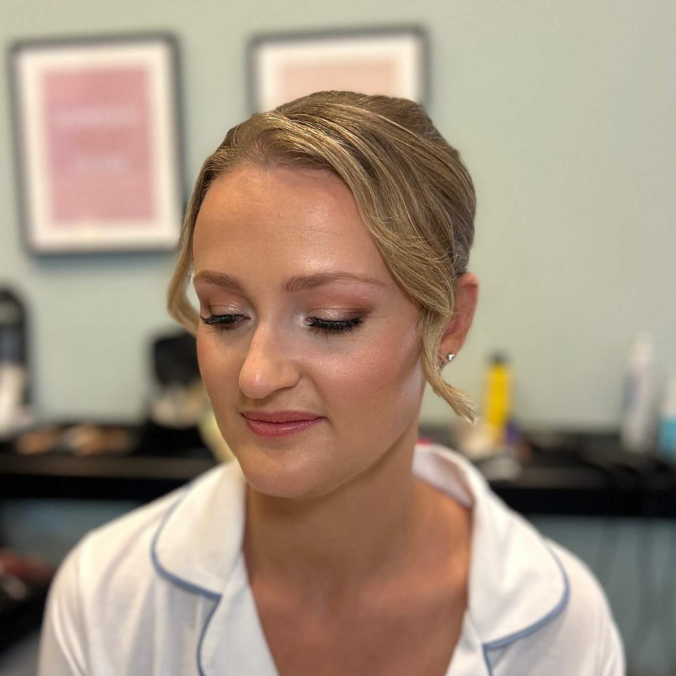 ELICIA! My organised Queen who was an absolute dream from start to finish! Followed prep instructions to a T, had the most gorgeous moodboard & made sure all bridal party were briefed & ready to go on the day! Also a Bride that adds a touch of glitter will always be my kind of vibe!
Elicia, thank you so much for all your love, kindness & of course the snack pack! You have the best heart & I am so grateful to have been there on your special day. Have you considered a career change to wedding planning?!
LOADS of gorgeous pics to share of Elicia & James, I can't wait for you to see more!
Venue: @kingswood.gcc
.
.
.
#surreymua
#surreymakeupartist
#bridetobe2025
#bridalmakeup
#hampshiremakeupartist
#londonmua
#surreybride
#bridemakeup
#hampshiremua
#berkshiremakeupartist
#berkshiremua
#londonmakeupartist
#muasurrey
#bridetobe2026
#2025wedding
#hampshirebride
#2026wedding
#weddingsupplieruk
#berkshirebride
#freelancemua
#londonbrides
#londonbride
#bridalmakeupsurrey
#bridalmakeupartist
#bridetobe2027
#surreyhairandmakeupartist
#londonwedding
#kingswoodgolfclubwedding
#kingswoodgolfclub
#kingswoodgolfandcountryclub