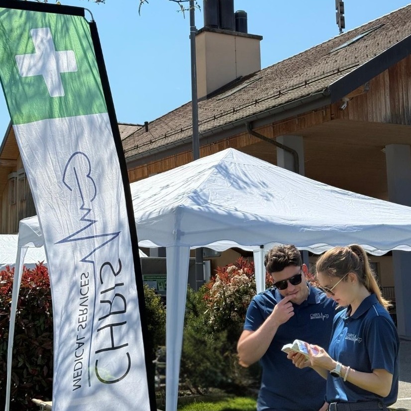 ☀️Au cœur des rendez-vous estivaux !
Cet été, l’équipe Chris Medical Service a assuré le dispositif médico-sanitaire de plusieurs événements régionaux.
🎶 Musique, ambiance festive, rencontres, challenges et découvertes : ces moments estivaux ont été l’occasion de renforcer nos liens avec le public, les participants, les organisateurs et nos partenaires.
🙏 Merci aux organisateurs pour leur confiance, et bravo à notre équipe pour son engagement, son professionnalisme et sa bonne humeur tout au long de l'été.
✨ Un été, une saison… un même engagement : votre sécurité.
#DispositifMedicoSanitaire #SécuritéSanitaire #SantéÉvénementielle #Sport #Festival #Engagement #secoursenévénementiel #postemedical #postesanitaire #PremiersSecours #firstaid #secouriste #évenement #chrismedicalservices