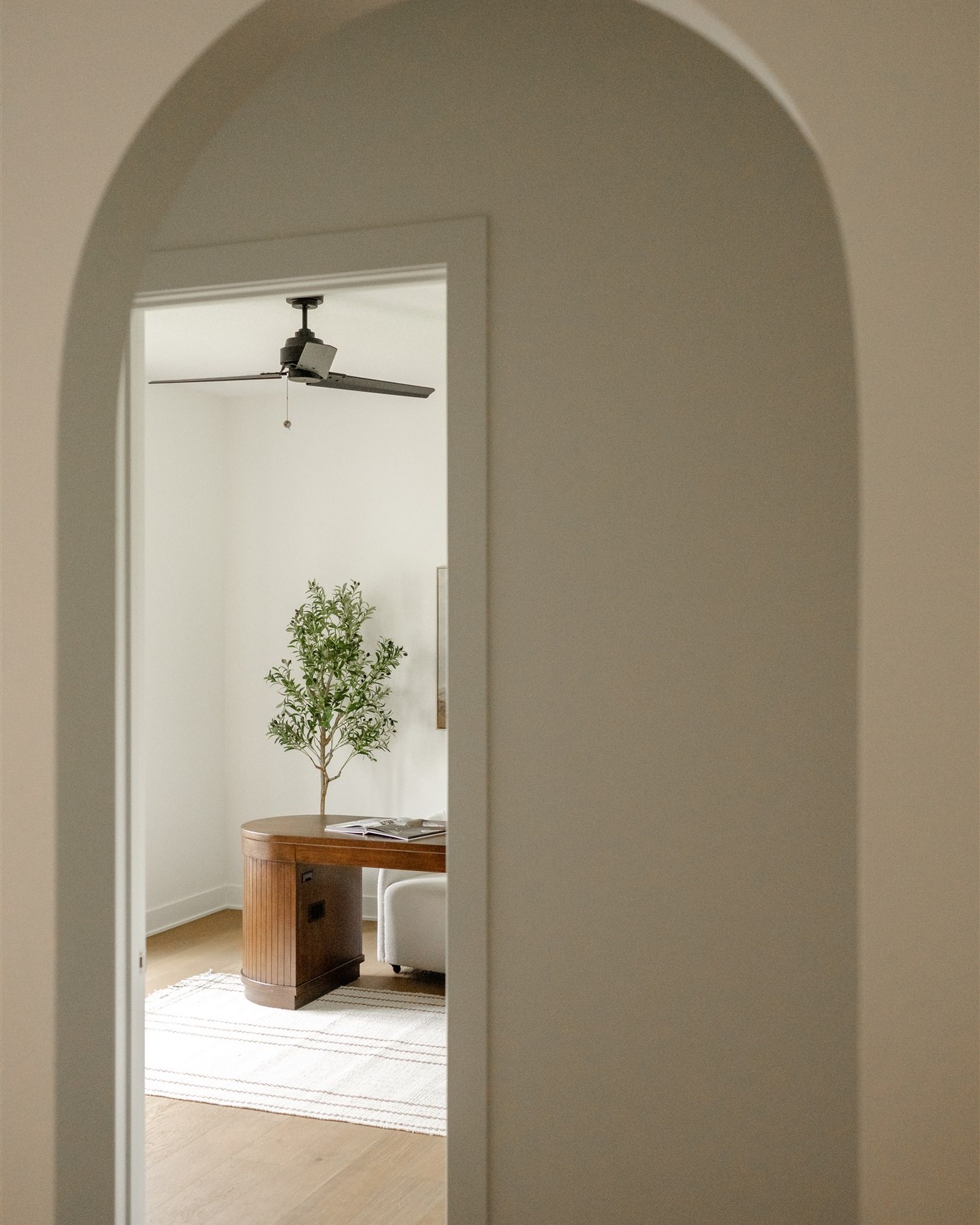 Your new favorite workspace is just through the arch!
A workspace that truly makes “work from home” a dream.
#dynastyhomes #customhomebuilder #iowahomes #desmoines #luxuryhomes #homeinspo #dreamhome