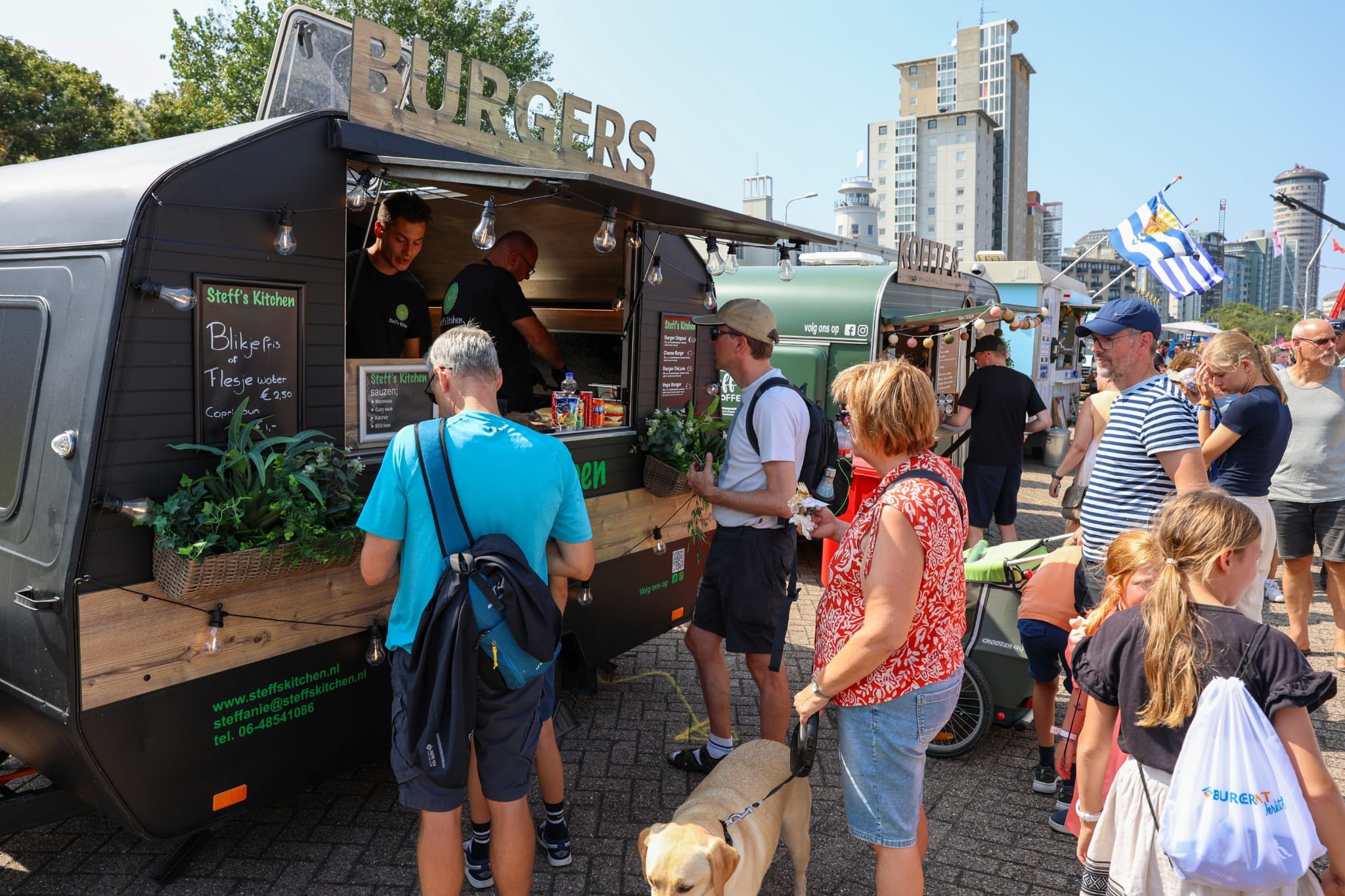 🍔🍟 Vandaag op Camping de Paardekreek in Kortgene!
Tijdens Bier & Wijn op het plein staan wij met onze hamburger foodtruck klaar voor jullie.
⏰ Van 15.00 tot 20.00 uur
🍔 Broodjes hamburger
🍟 Puntzakken verse friet
Kom gezellig langs en maak je dag compleet met een lekkere hap! 🎉
Foto gemaakt door @rkfotografie6010