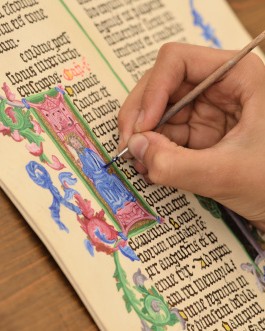✒️ « Calligraphie, la beauté d’écrire »
Dernière semaine pour découvrir notre exposition temporaire : jusqu’au 31 août, venez découvrir l'évolution de la calligraphie et de ses secrets qui ont donné aux mots plus de profondeur et de force au fil des siècles.
#chateaudegoulaine #expositiontemporaire #patrimoine #histoire #tourismeenloireatlantique