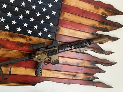 Big thanks to @kalebkappes for sharing this clean, dialed-in build.🔥
Featuring our AR15 Carbon Fiber Handguard with matching Top Rail, Closed Short Buttstock, and Ultralight Pistol Grip - this setup proves you don’t have to choose between strength, comfort, and low weight.
Lightweight where it matters. Strong where it counts.
#lightweight #carbonfiber #carbonfibergunparts #AR15 #smokecomposites #AR15build #MadeinUSA #gunsofinstagram
