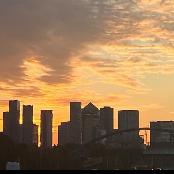 Chasing sunsets and client goals in The City tonight!
This was evening view heading back into The City after a fantastic board meeting in East London.
Londonās skyline just hits differently in summer.
Thinking of switching managing agents?
Letās talk - visit our website to reach out.