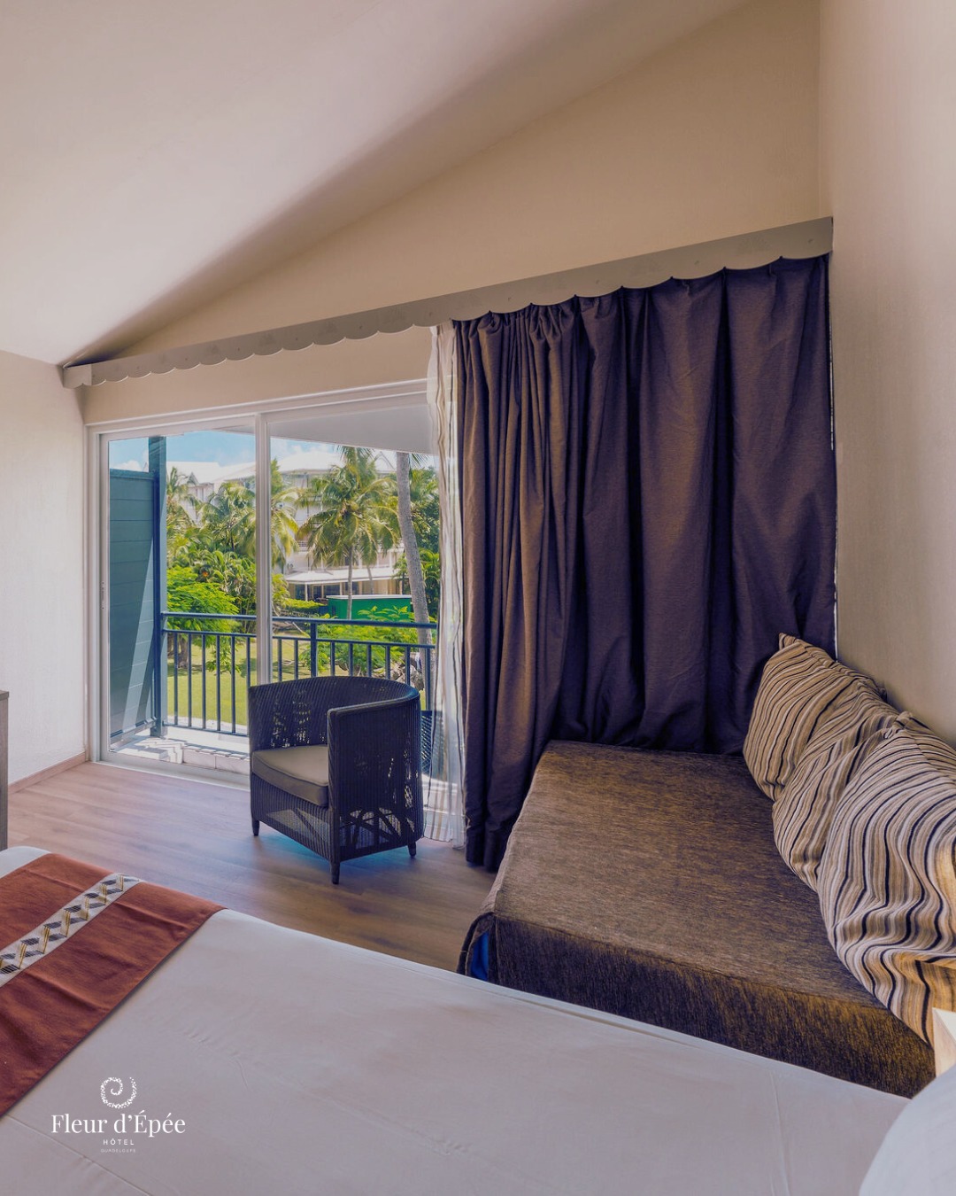 Imaginez ouvrir vos yeux depuis le lit et laisser votre regard glisser sur une vue agréable envoutante. Chaque matin ici devient une promesse de détente et d’évasion.
Réservez votre séjour et laissez la magie opérer. 🛏️💙
#roomview #vuedulit #séjourdétente #hotelguadeloupe #hotelgosier #Guadeloupe #caribbean #hotelroom