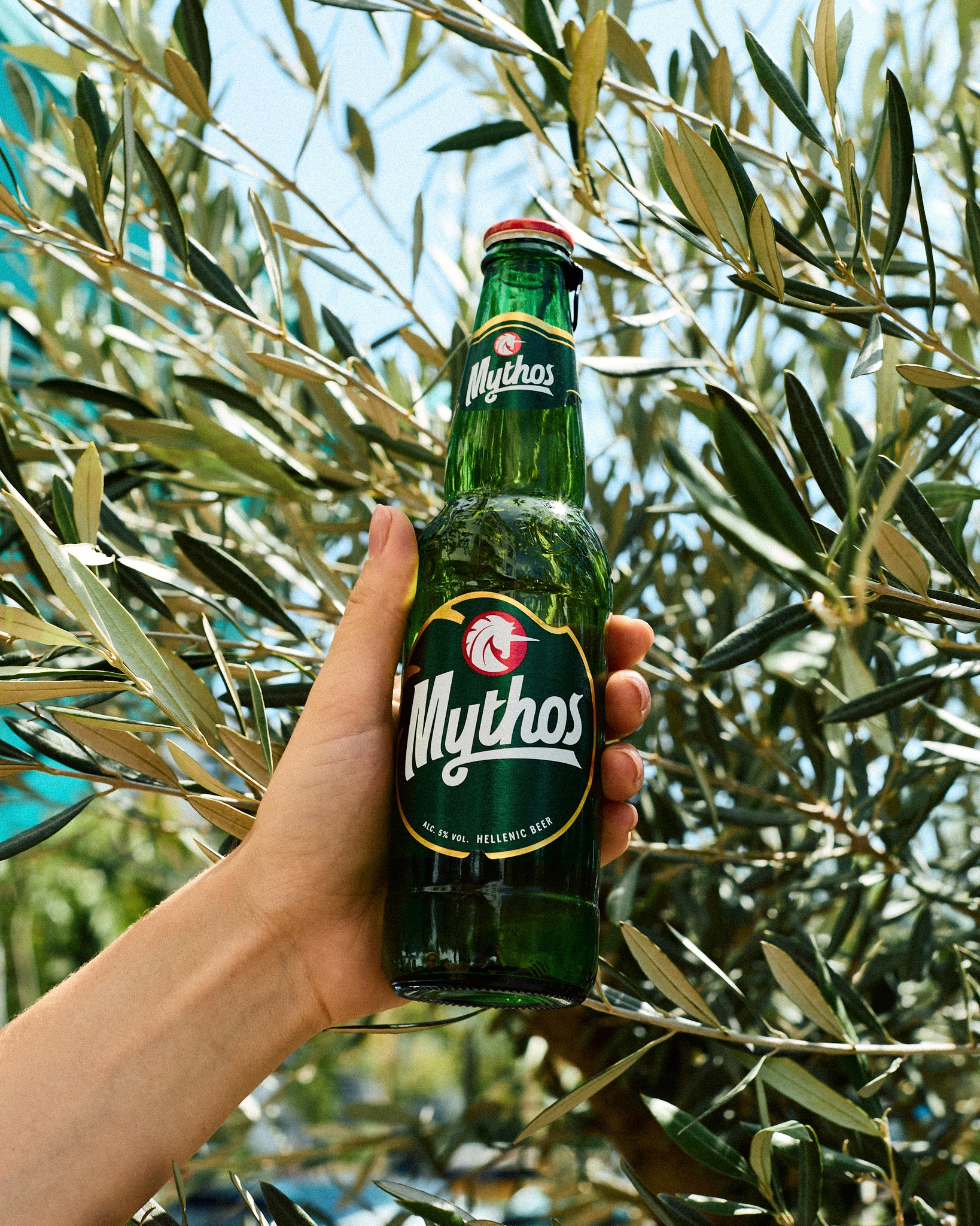 Znacie greckie piwo Mythos? Lekkie, orzeźwiające i idealne do mezedes 🇬🇷