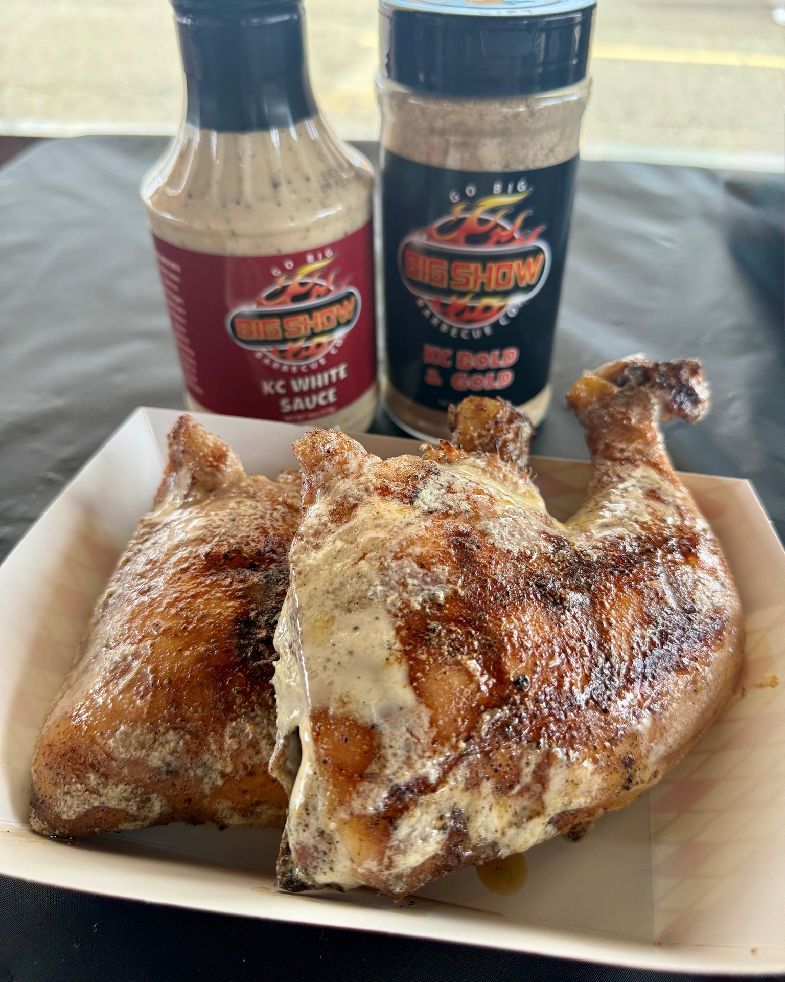 Juicy chicken + KC Bold & Gold rub + KC White Sauce = pure Kansas City magic. ✨ Catch us next at the Best in the West Nugget Rib Cook-Off!
#BigShowBBQ #KCBQ #SauceGameStrong #BestInTheWest #RibCookOff