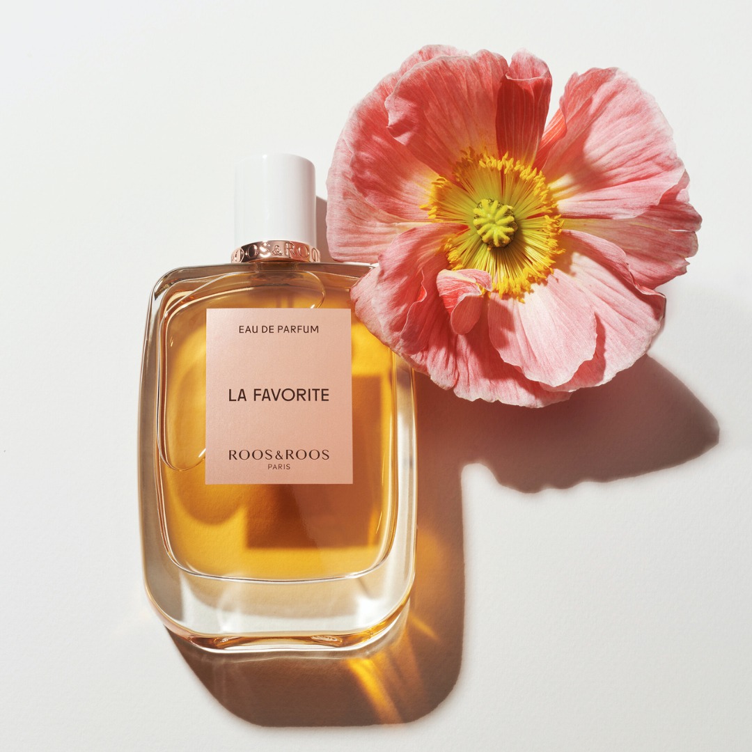 Non segue le regole. Le scrive. Stiamo parlando di đđ đ
đđŻđšđ«đąđđ đđą đđšđšđŹ&đđšđšđŹ.
Una scia di pepe rosa e assoluta di rosa apre la scena.
Poi arriva lei, La Favorite: intensa, sensuale, con un cuore che batte al ritmo del rock.
Il patchouli vibra sul fondo come una chitarra elettrica al tramonto.
Ă il profumo delle donne libere, di chi ama senza chiedere permesso, di chi entra in una stanza e la trasforma nel proprio palcoscenico.
Sei pronta a diventare indimenticabile?
đđđđđ đđđđđđ đđđđđ - đđȘđŽđ”đłđȘđŁđ¶đ”đ°đł đąđŻđ„ đđ„đ·đȘđŽđ°đł
đđȘđ€đ©đŠ đđąđłđ§đ¶đź - đđŹđȘđŻ đ€đąđłđŠ - đđ°đźđŠ đ§đłđąđšđłđąđŻđ€đŠđŽ - đđłđąđŻđ„ đđčđ±đŠđłđȘđŠđŻđ€đŠ - đđ¶đŽđ”đ°đźđȘđŽđŠđ„ đ±đłđ°đ„đ¶đ€đ”đŽ.
.
.
.
#RoosAndRoos #LaFavorite #RockAndRose #FemininePower #NichePerfume #SensualScents #OmniaLuxuryTrade