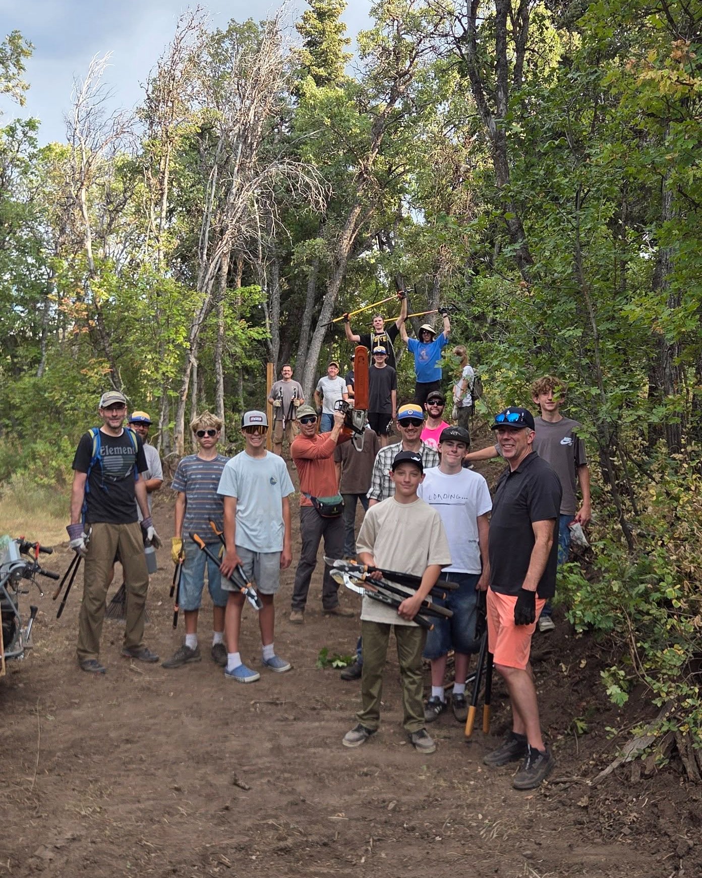 🙌 Huge thanks to the crews from Morgan, Bonneville, and Roy High Schools who came out tonight to put in the work! Your energy and effort keep these projects moving forward. 💪
Another week, another ~2,000 feet of new trail built — and we couldn’t do it without awesome volunteers like you. 🚵♀️🌲
Eden Valley Trails is proud to see the next generation jumping in to shape the trails we’ll all enjoy for years to come. 👏👏