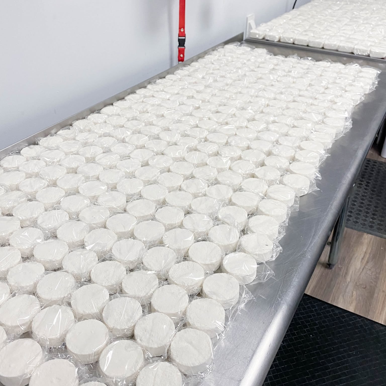 It's been a busy weekend 😅 but these made-to-order shower steamers will start their journey to a small boutique in Australia today!