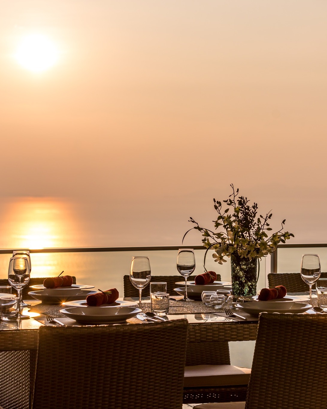 Nothing beats golden hour at #LimeSamui ✨
Dreaming of a Thailand getaway? Secure your stay in paradise today at the link in bio.
#villazest #goldenhour #kohsamui #luxuryvilla #thailand #paradisefound