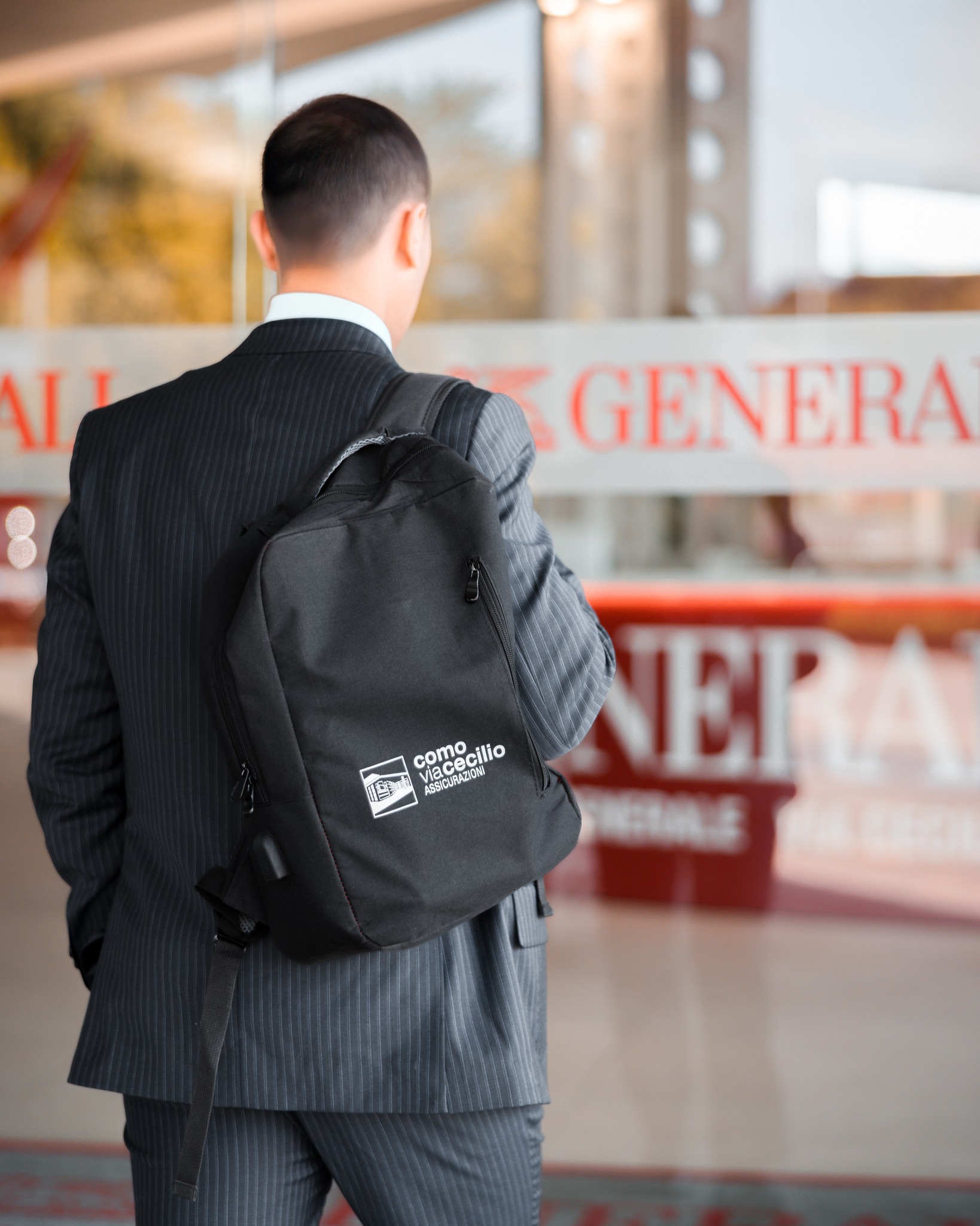 L’ingresso in Agenzia rappresenta il primo passo verso una nuova giornata di impegno e professionalità 💼✨
Ogni giorno lavoriamo con passione e dedizione per offrire ai nostri Clienti soluzioni concrete per costruire un futuro sereno 🛡
#generalicomoviacecilio #assicurazioni #generaliitalia #team #partnerdivita #piùdiunlavoro