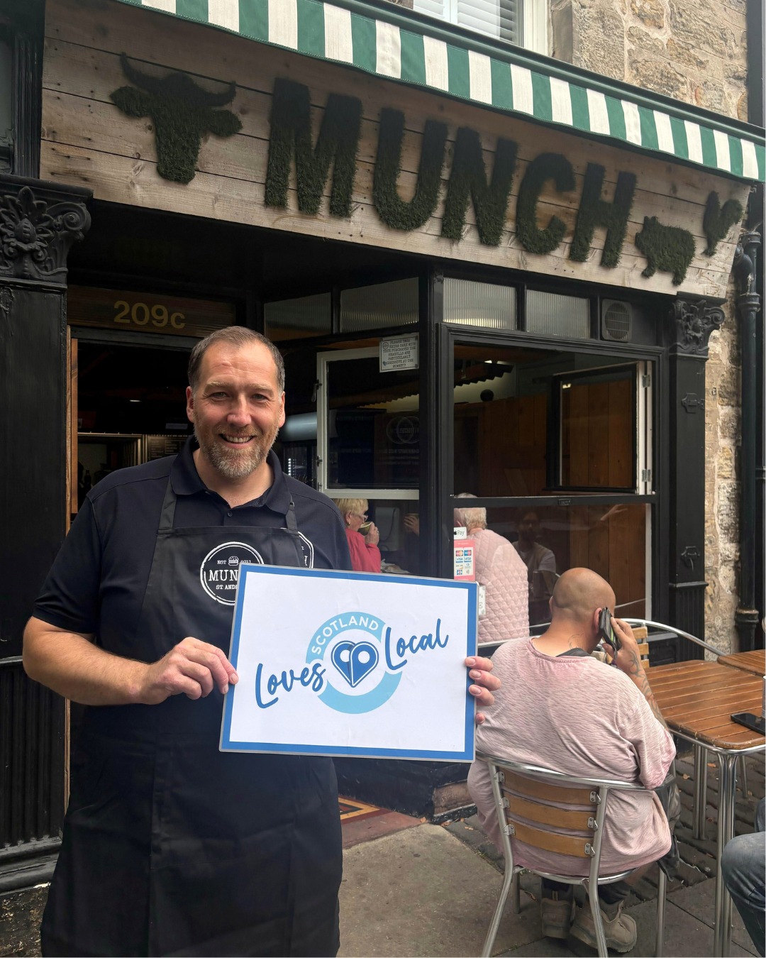 Scotland Loves Local Week has arrived, and this yearâs theme says it all: People Make Places. đ
St Andrews simply wouldnât be the same without the people behind the counters, the teams who welcome us each day, and the businesses that add colour, creativity, and character to our town. The call to #ChooseLocal and support those at the heart of our community has never been more important.
So tell us: who are your local business heroes and favourite spots in St Andrews? Letâs celebrate them together this Scotland Loves Local Week! đâš