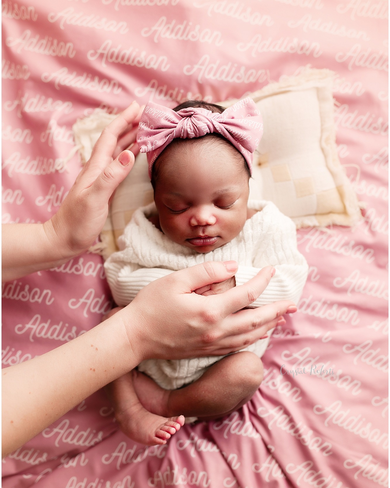Tiny fingers, big love… and always safe hands. 🤍
No matter the pose you see... it is created with baby’s safety as the top priority. What looks effortless is actually full of gentle hands and careful support — because the magic only matters if baby is secure. When you book a newborn session with me, you’re not just getting pretty photos — you’re getting peace of mind.
#newbornphotography #newbornposing #babyphotography #safeposing #newbornsafety #tinyhandsbiglove #newbornsession #babyphotoshoot #motherhoodunplugged #momlife #beaumonttx #lumbertontx #southeasttexasmoms