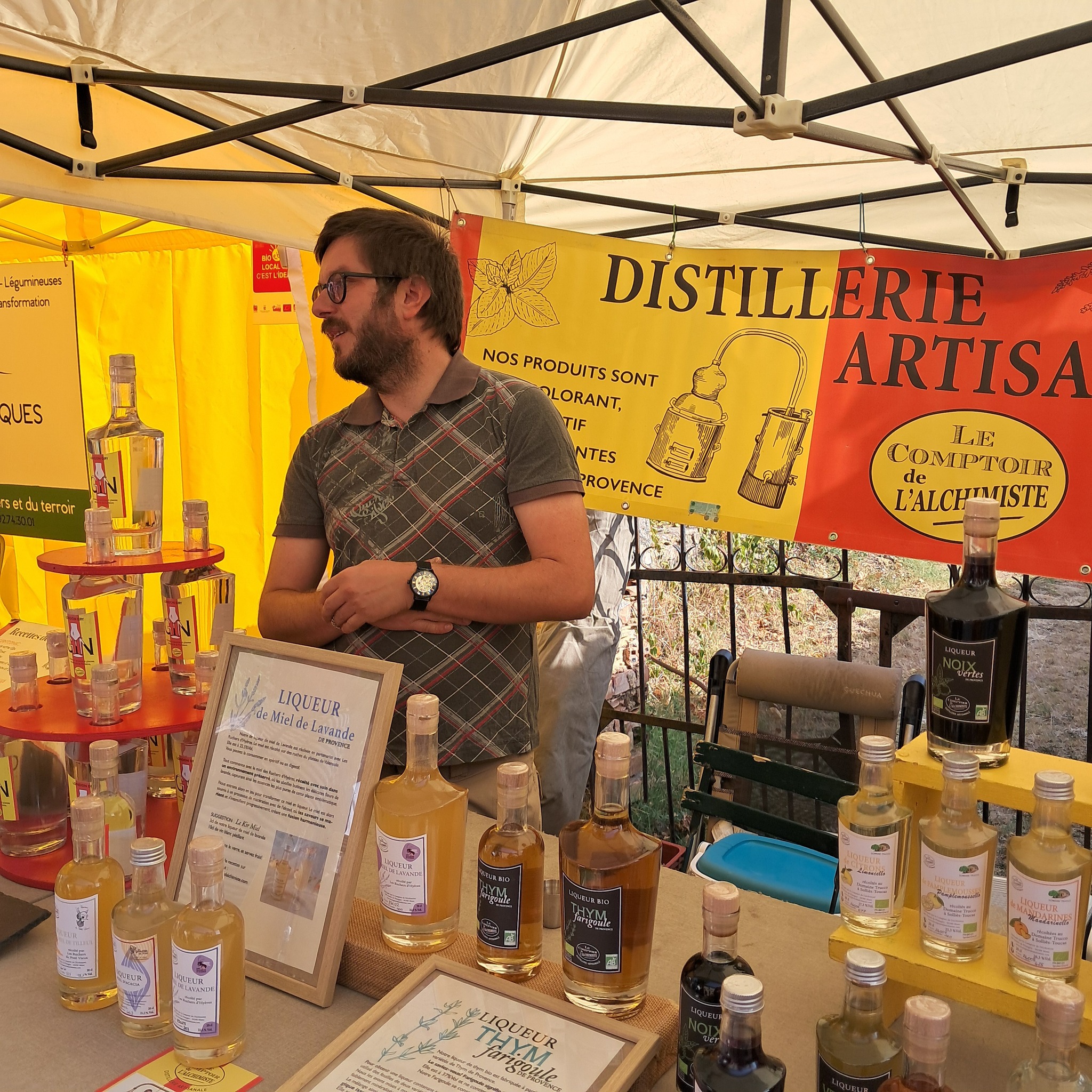 Pour cette dernière semaine à votre rencontre sur les marchés, nous serons :🌿🌿🥂😉
Vendredi : Nevache
Samedi : Le Monetier
Dimanche : Vallouise
Lundi : Abriès
Mardi : Moustiers
#gin #SpiritueuxArtisanaux #SaveursDuSud #lecomptoirdelalchimiste #MarchésDesSaveurs #LiqueursNaturelles #ProvenceAlpes