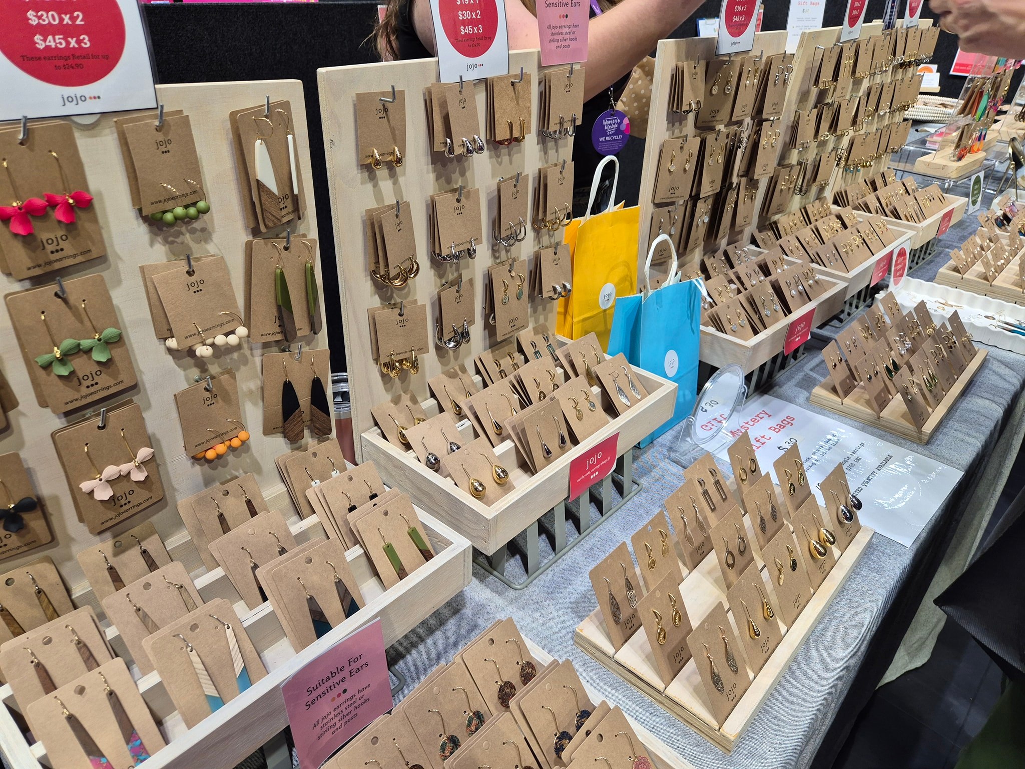 Hamilton Ladies, GOODIE BAG time! Head to Women's Lifestyle Expo this weekend
$30 for 15 pairs of clearance dangles. Limited bags so get in quick