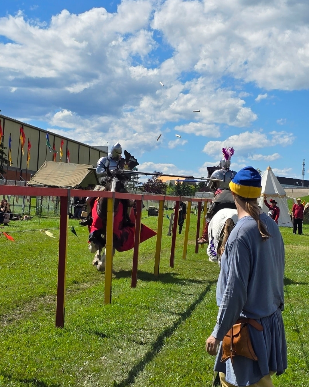 It's the final weekend in our jousting season! Starting tonight and continuing all weekend, we will be jousting at the Strathmore Medieval Faire. Join us tonight at 7:15 for the joust, tomorrow at 11 am and 5 pm for joust with Skill At Arms at 1 pm and the again on Sunday for jousts at 11 am and 5 pm with the Skill At Arms at 2 pm.
Come check us out. Our visiting jousters from Australia and Portugal should put on a great show with our hometown team!
#medievalfaire #STALC #strathmoremedievalfaire #joustingtournament #joustinghorse #jousting