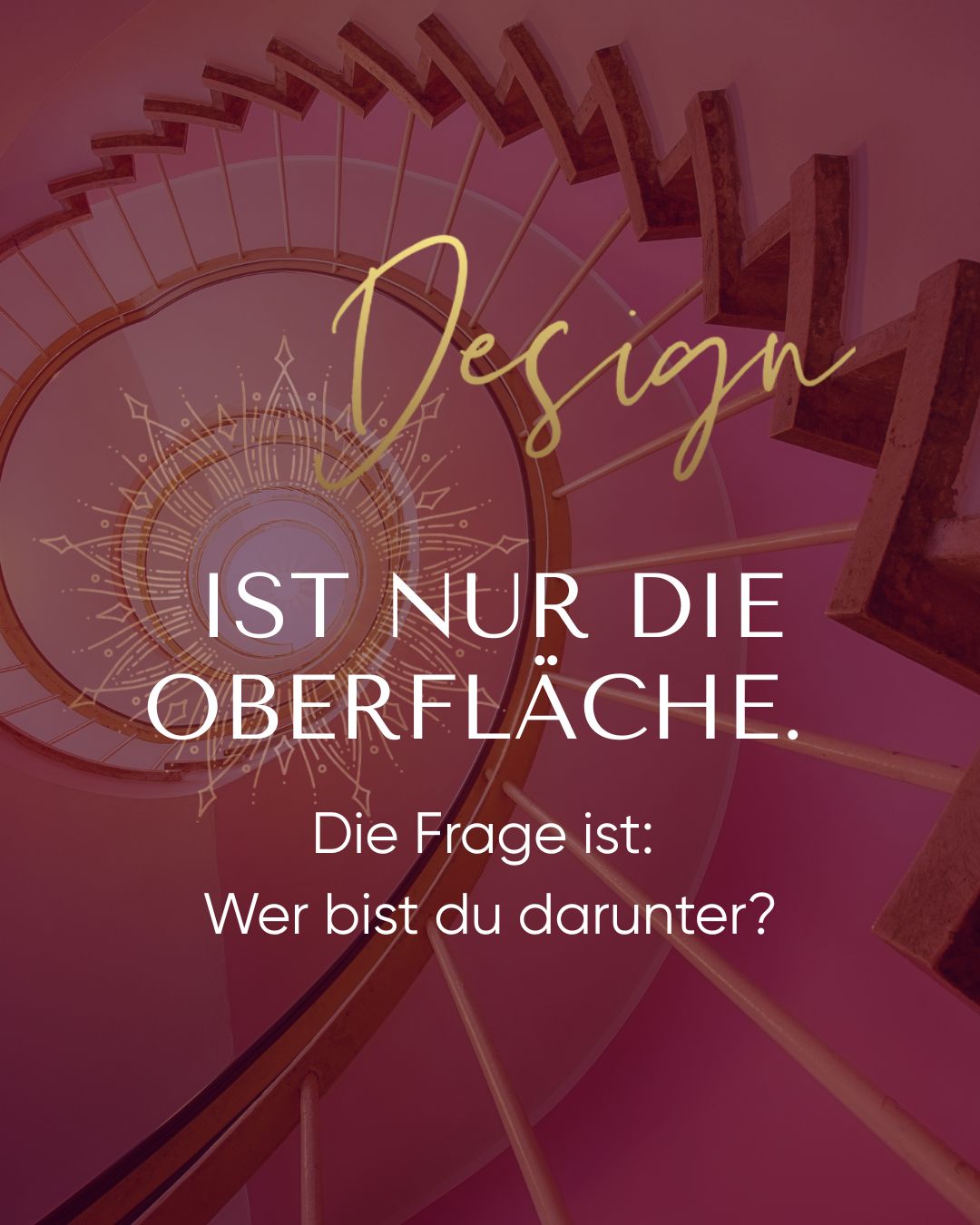 Design ist nur die Oberfläche.
Die eigentliche Frage lautet: Wer bist du darunter?
Denn was nützt dir das schönste Logo, die eleganteste Farbpalette oder eine perfekt gebaute Website –
wenn sie nicht dich zeigt?
Wenn sie nur eine Maske ist, statt ein Spiegel deiner Essenz?
Die Wahrheit ist:
Ein starkes Branding entsteht nicht im Außen, sondern im Innen.
Es wächst aus deinen Werten, deiner Energie, deiner Essenz.
Wenn du das klar hast,
wird Design plötzlich leicht.
Dann spürst du: Das bin ich. Das trägt mich. Das spricht für mich.
Und genau diesen Raum halte ich für dich.
Kein Rebranding nach Trends.
Sondern eine Marke, die deine Wahrheit sichtbar macht.
✨ Schreib mir eine DM mit „Essenz“, wenn du spürst, dass dein Branding mehr sein darf als Oberfläche.
#PersonalBranding #BrandingDesign #AuthenticBrand #BrandingWithSoul #BrandIdentity #SoulfulBusiness #Essenzarbeit #TrueSelf #AuthenticExpression #DeepBranding #HighEndBranding #TransformationJourney #MagneticBrand #OnlineBusiness #BusinessMentorin #SelfmadeWomen #BusinessGrowth #ConsciousBusiness