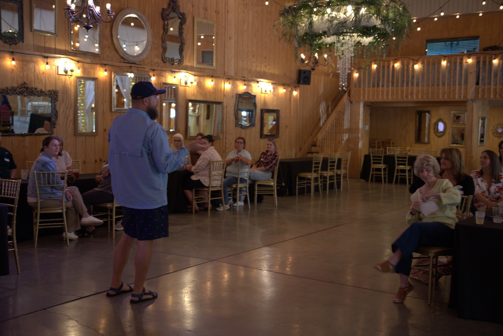 Our first Tourism Social last Friday was a huge success thanks to a great turnout and some incredible partners. Our hosts at the @bellbucklechamber really knocked it out of the park!
Folks came in from all over the region to connect, network, and swap door prizes that represented their communities and businesses (which means a few lucky winners walked away with tickets to Cave Fest and The Celebration).
🥃 Extra shoutout to Company Distilling for helping keep the conversation flowing.
Keep an eye out for an invitation to our next Tourism Social!