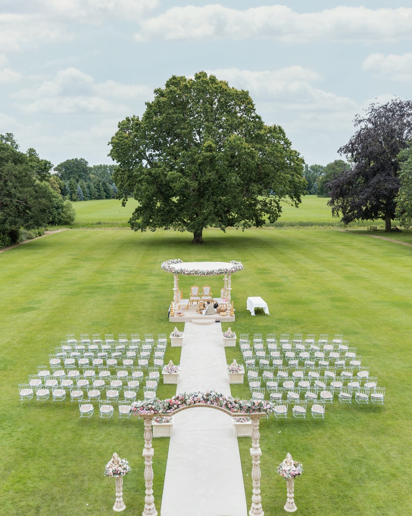 At Ditton Manor, you don’t just choose a venue — you choose a canvas. From intimate ceremonies to grand outdoor celebrations, our grounds transform to match your vision. 🤍
Photo credit @rashpalphoto
.
#dittonmanor #weddingceremony #outdoorwedding #weddinginspo #ceremonygoals #dreamwedding #luxurywedding #ido #sayido #weddingideas #romanticwedding #berkshirewedding #ukweddings #englishweddingvenue #berkshireweddingvenue #exclusiveusevenue #weddingvenue #luxuryvenue #bridetobe2025 #bridetobe #shesaidyes #engagedlife #gettingmarried #ukbride #outdoorceremony #gardenwedding #weddingdaydreams #weddingbackdrop #weddingdecorideas