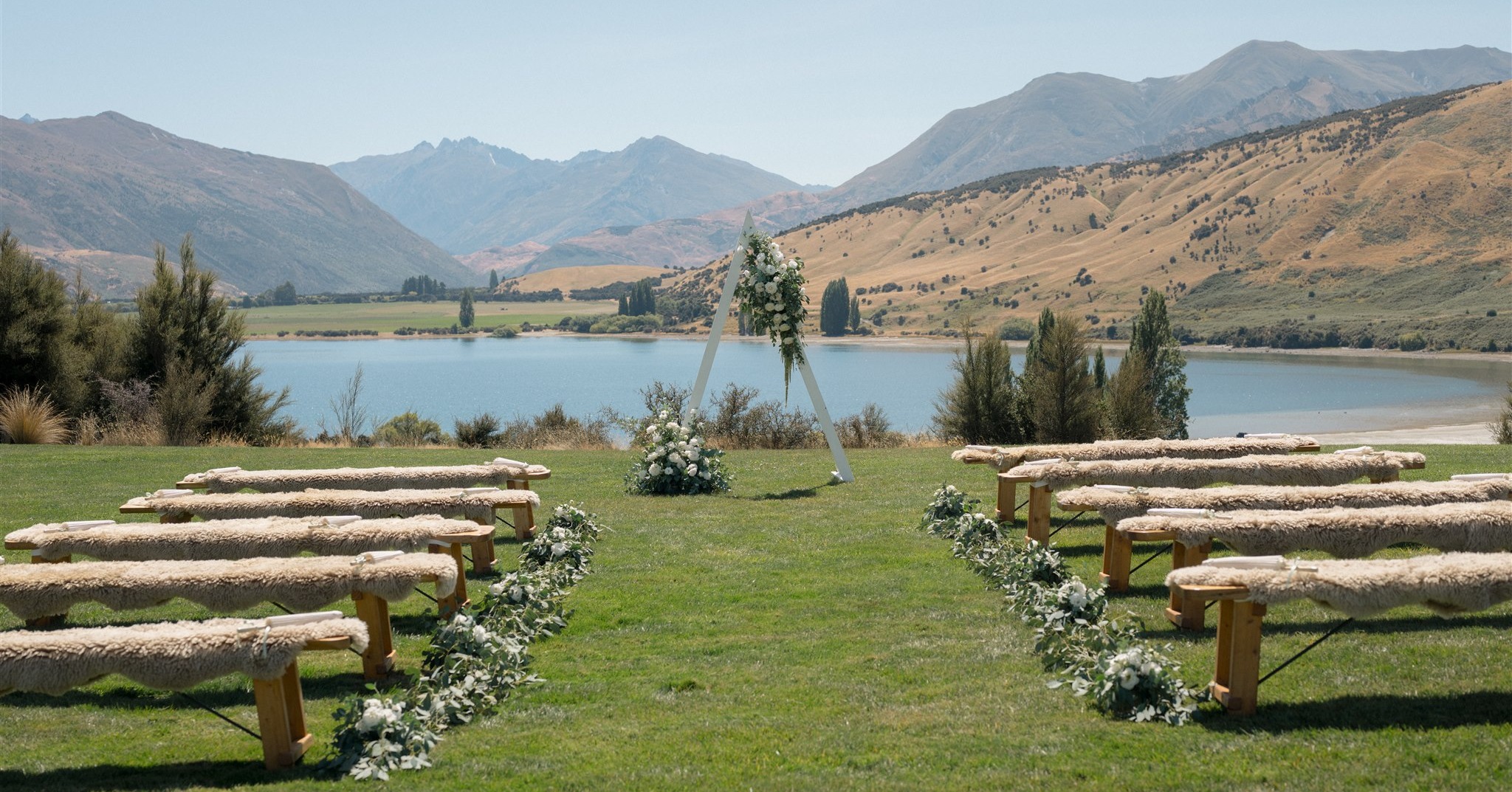 The best ceremonies happen here, with Dublin Bay providing the perfect scenery.
📸 @micimageweddings