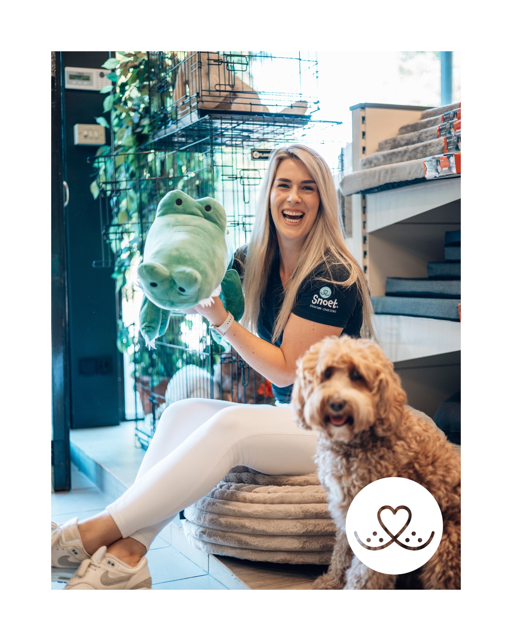 🎉 WINACTIE! 🐊💚
We verloten deze MEGA krokodil-knuffel, en hij is niet alleen zacht en groot, maar ook functioneel! 🦴 Op de rug zitten handige vakjes waar je koekjes of snacks in kunt verstoppen voor jouw hond. Spelen én snacken in één!
Wat moet je doen om kans te maken?
- Volg ons
- Like dit bericht
- Deel deze post in je story
- Tag 3 hondenliefhebbers die dit ook moeten weten 🐶
De winnaar maken we bekend in de laatste week van september.
Dus doe mee & wie weet ligt deze krokodil binnenkort bij jouw hond thuis!
#Winactie #SnoetBorne #DierenwinkelTwente #Hondenknuffel #Hondenspeelgoed #Verstopspel #BornseOndernemers #Dierenspeciaalzaak #DogLovers #Giveaway #Speelplezier #ActieSeptember