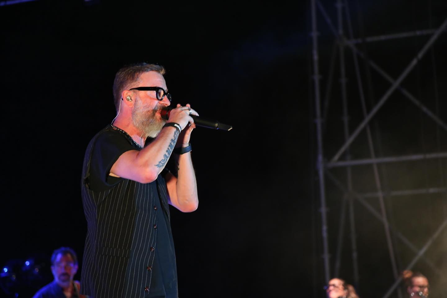 Magia pura martedì sera a Gavorrano! Grazie 🫂
Ph Dany Mugnaini
#MarcoMasini #CiVorrebbeAncoraIlMare�@friendsandpartners @momyrecords @concerto.official @rtl1025 @birindelliauto