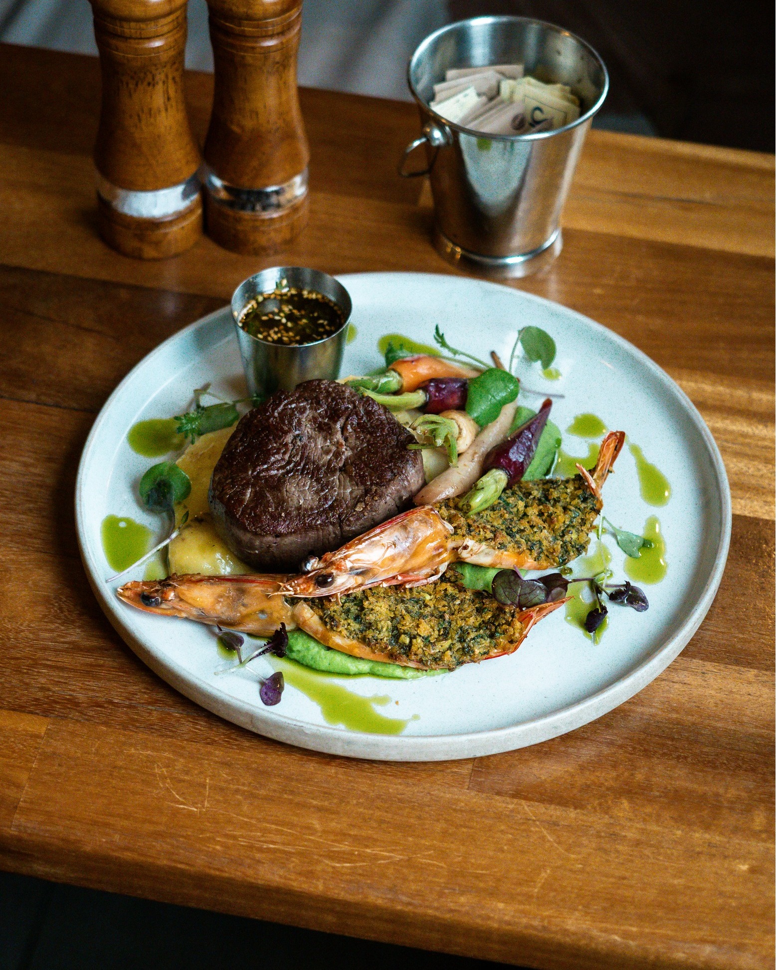 Bad jokes. Great food. Excellent vibes. ✨🌻🍻
This Father’s Day we’re rolling out two one-day specials to make Dad’s day a little spunkier:
Meet the Surf & Turf, 220g fillet mignon with herb-garlic butter prawn, pea purée, dauphinoise potato & sautéed rainbow carrots.
Lamb Picanha — lamb rump on house-made mash, roasted truss tomatoes, sautéed Brussels sprouts & barrel-aged vincotto glaze.
Brunch + live tunes by @andryelguitar in our heritage courtyard. Drop your best (worst) Dad joke in the Joke Jar to win a @younghenrys slab + $50 AB voucher (runners-up score $50 @younghenrystastingbar vouchers).
No set menus, order whatever your heart may desire.
Bookings filling up fast, visit the link in bio or visit www.abattoirblues.com.au/fathers-day
#SydneyBrunch #WhatsOnSydney #FathersDaySydney
