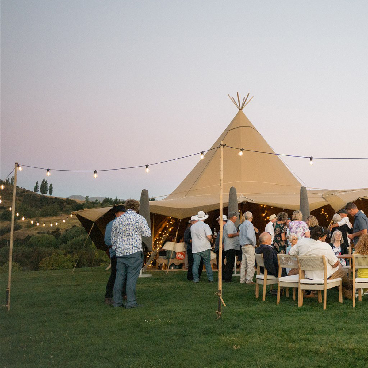 From weddings to gatherings, Dublin Bay is your go-to spot. Reach out and book your next event.
📸 @micimageweddings