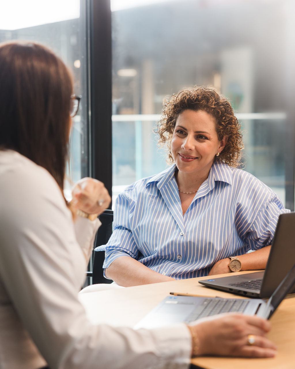 𝙄𝙣𝙨𝙞𝙜𝙝𝙩 𝙞𝙨 𝙤𝙣𝙡𝙮 𝙩𝙝𝙚 𝙛𝙞𝙧𝙨𝙩 𝙨𝙩𝙚𝙥. 𝘼𝙘𝙩𝙞𝙤𝙣 𝙞𝙨 𝙬𝙝𝙚𝙧𝙚 𝙩𝙧𝙖𝙣𝙨𝙛𝙤𝙧𝙢𝙖𝙩𝙞𝙤𝙣 𝙝𝙖𝙥𝙥𝙚𝙣𝙨.
The Hogan Assessment gives leaders a powerful blueprint of their strengths, derailers, and drivers. But without the right support, those insights risk staying on paper.
𝙏𝙝𝙖𝙩’𝙨 𝙬𝙝𝙚𝙧𝙚 𝙡𝙚𝙖𝙙𝙚𝙧𝙨𝙝𝙞𝙥 𝙘𝙤𝙖𝙘𝙝𝙞𝙣𝙜 𝙘𝙤𝙢𝙚𝙨 𝙞𝙣. Coaching bridges the gap between awareness and action-helping leaders turn data into sustainable growth, stronger relationships, and lasting impact.
👉 Read our latest blog to discover why coaching is the natural next step after Hogan: https://www.thechangeagent.eu/post/hogan-assessments-part-2-why-leadership-coaching-is-the-perfect-follow-up
🌐 www.thechangeagent.eu
📩 info@thechangeagent.eu
#TheChangeAgent #LeadershipDevelopment #PersonalityAssessments