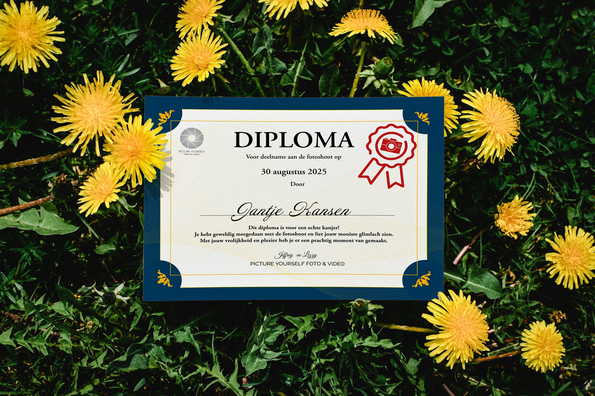 Wist je dat wij voor de kleine fotomodellen die het allemaal wat spannend vinden, een speciaal fotoshootdiploma hebben? 😉
#fotoshoot #diploma #certificaat