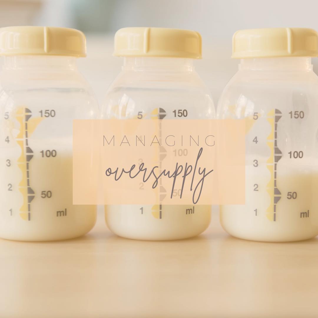 💧 Oversupply and breastfeeding
While having “extra” milk might sound like a bonus, producing more milk than your baby needs can sometimes create challenges. Oversupply may lead to:
🌸 Engorgement or breast discomfort
🌸 Leaking
🌸 A fast flow that makes feeding tricky
🌸 Increased fussiness or gassiness in baby
🌸 Risk of plugged ducts or mastitis
Every parent–baby pair is different, and not all fullness or leaking means oversupply. If you’re concerned that you might be making more milk than your baby can comfortably manage, reaching out to an IBCLC can help. With tailored support, many families find strategies that make feeding more comfortable and sustainable for both parent and baby. 💛
#BreastfeedingSupport #IBCLC #Oversupply #MilkSupply #LactationSupport #BreastfeedingJourney #MaternalWellbeing #NormaliseBreastfeeding #PostpartumSupport #NewMumLife