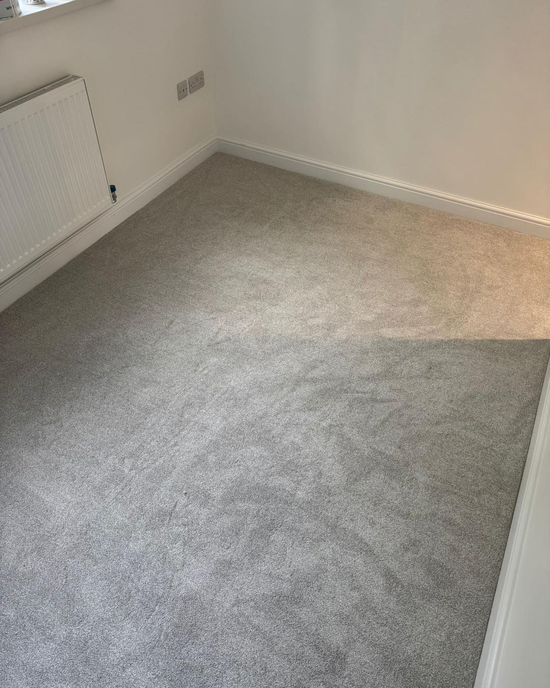 Landlord special
Colour’s griege and carbon
Fitted on 8mm underlay
Fitting included
£20sqm all in
5 years running we have run this special
No price increases here 😀