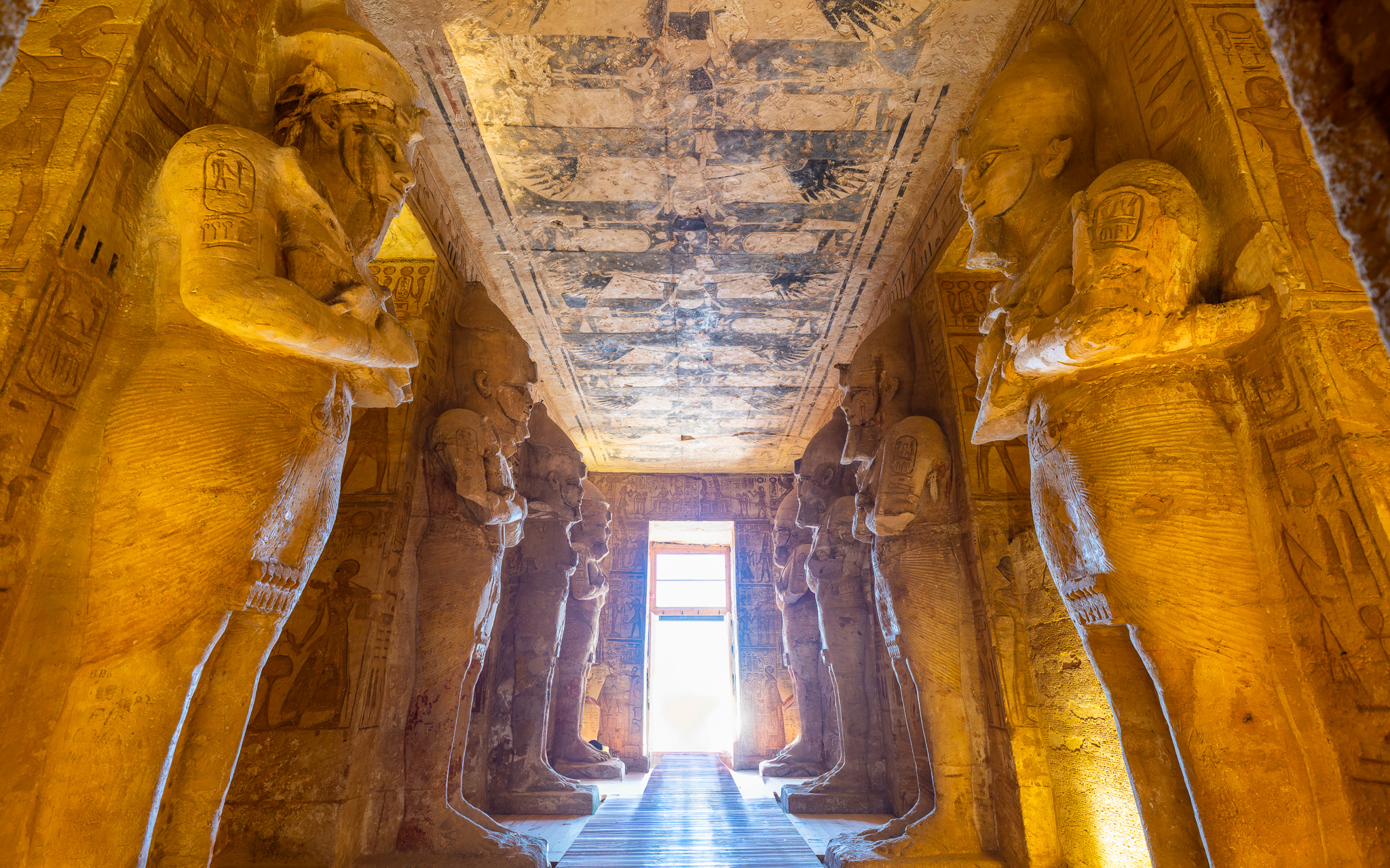 Inside Abu Simbel, the scale and artistry is simply incredible. Photographing this masterpiece is an experience you’ll never forget. Join me in Egypt next April for a photography workshop where we’ll capture temples, landscapes, and everyday life across this incredible country. Link in comments to more info
Shot with Sony A7CR with 24-70 GMII