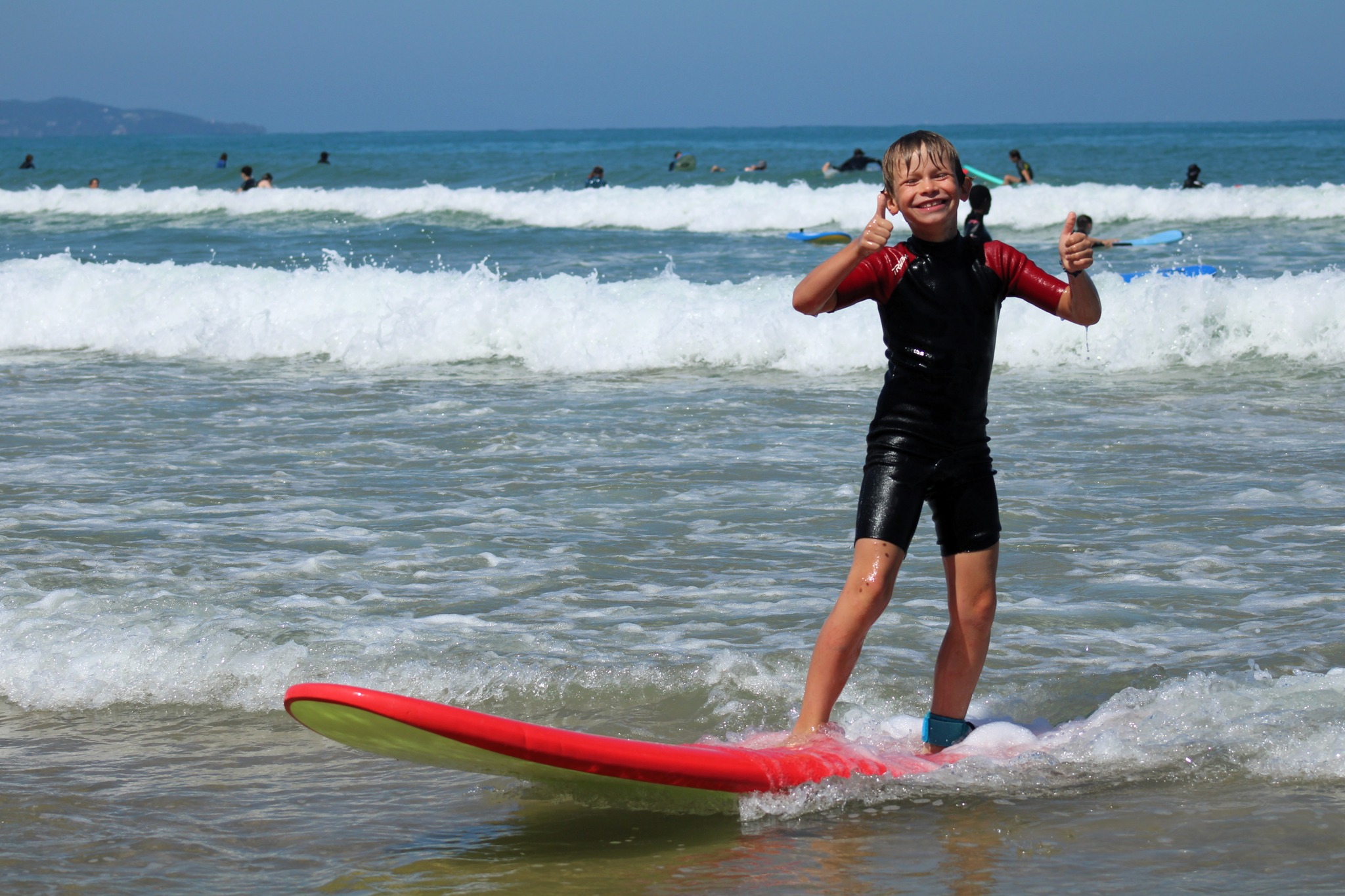 Des sourires, des vagues et plein de souvenirs d’été 🌊💙
Bonne rentrée à tous les kids, on se revoit vite à l'eau ! 👏
#habiasurfschool #ecoledesurf #coursdesurf #paysbasque