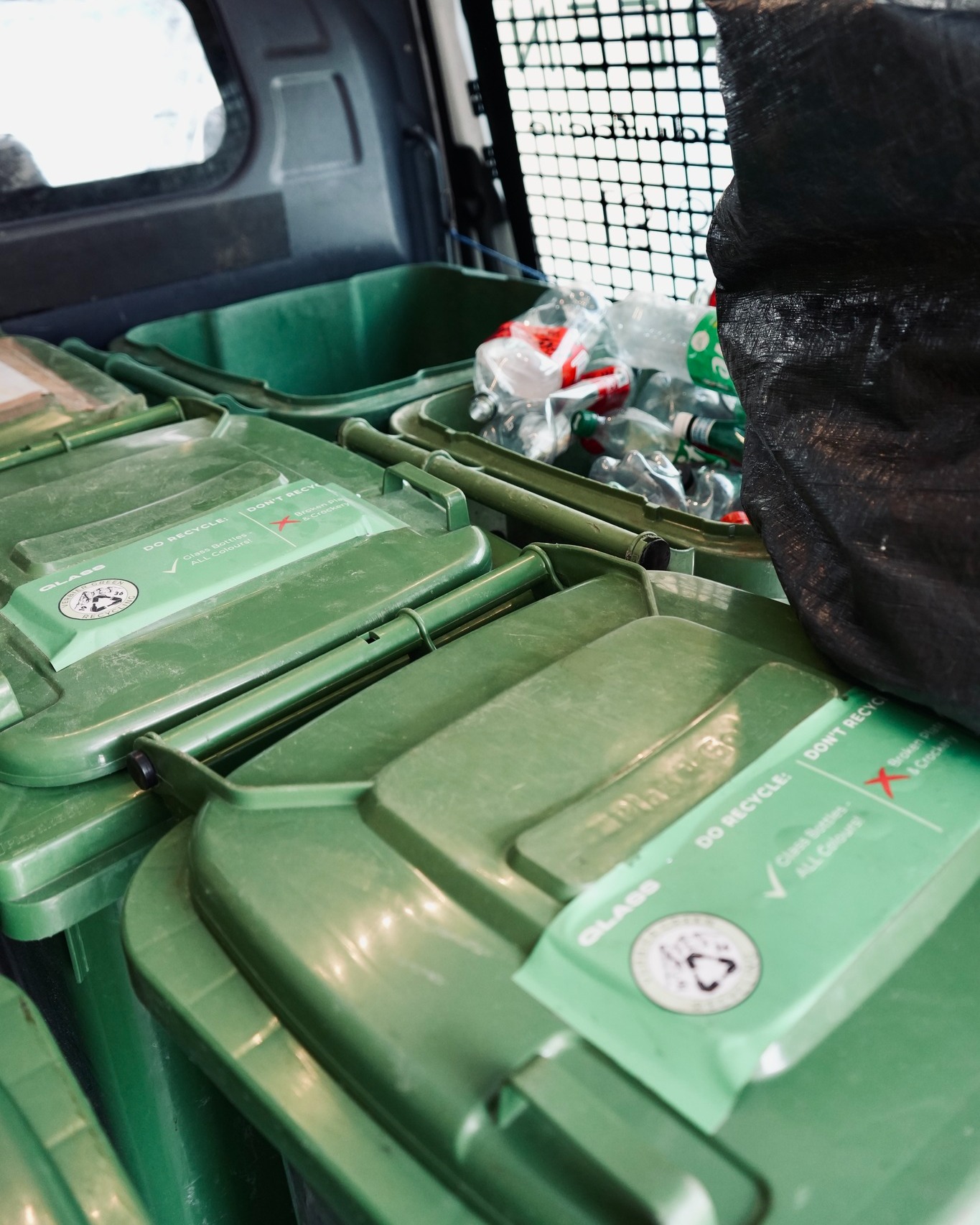 Who knew waste could look this good? BTS from Apollo 15 where every bottle, can and sack finds it's rightful place ♻️💚
-----
Qui aurait cru que les déchets pouvaient être aussi beaux ? BTS depuis Apollo 15, où chaque bouteille, canette et sac trouve sa place ♻️💚
https://verbiergreen.com
