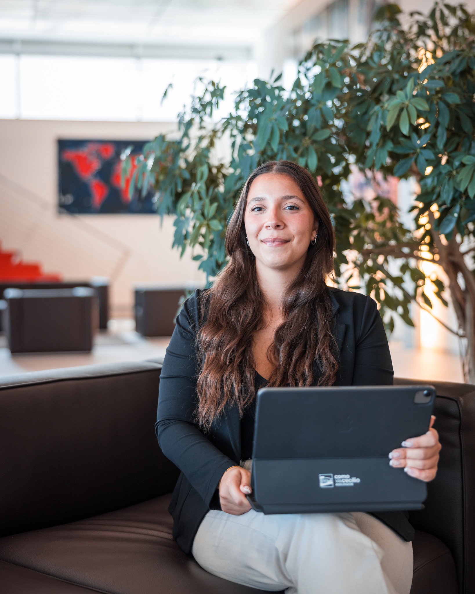 La forza della nostra Agenzia sono le persone che lavorano con Noi 👥
Lei è Ilaria, 𝘊𝘰-𝘔𝘢𝘯𝘢𝘨𝘦𝘳
"Qui non trovo solo opportunità, ma persone straordinarie con cui crescere e costruire. #generalicomoviacecilio è il mio presente, ma anche la strada che mi porta al futuro" ✨
#wearecomoviacecilio #generalicomo #generaliitalia #partnerdivita #piùdiunlavoro