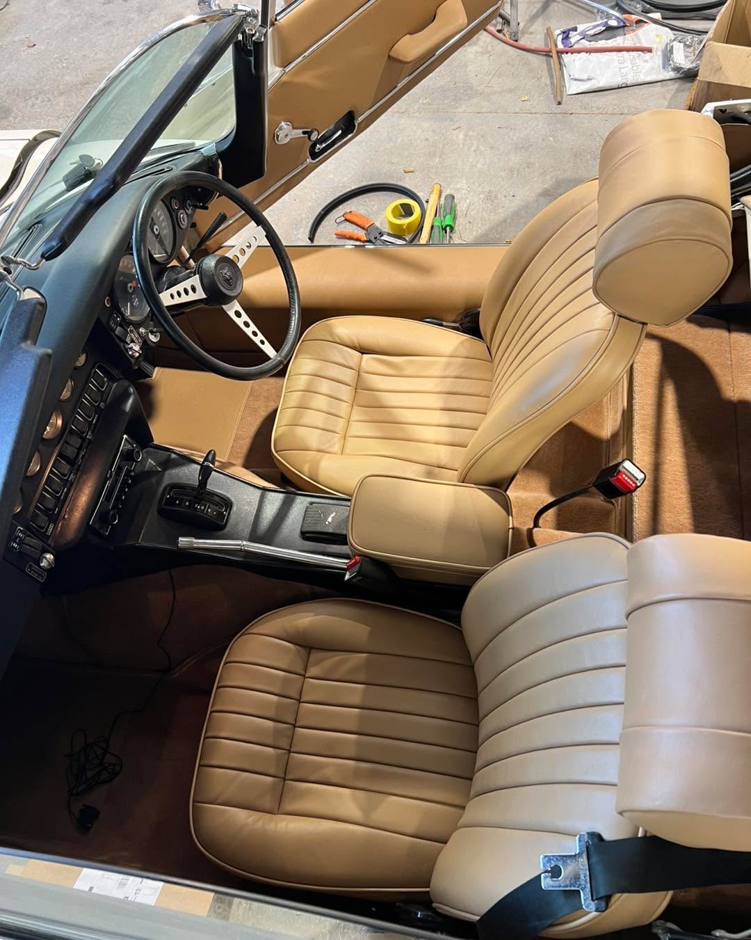 With the interior nearly buttoned up, just a few more jobs left and the E-Type will be over the line.
#hdrestorations #classiccarrestoration #classiccars #carrestoration #jaguaretype #jaguaretypev12