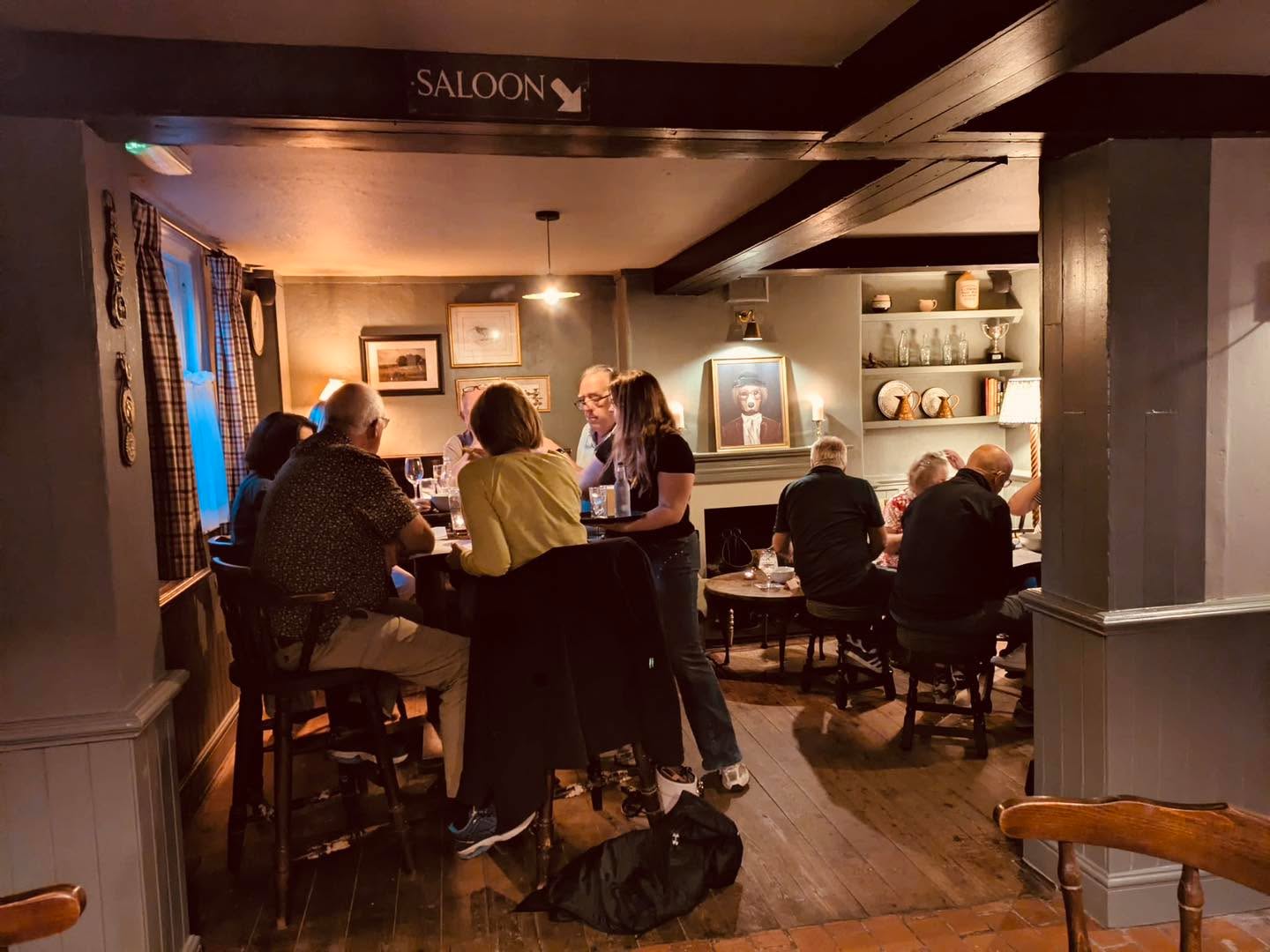 Posh Bob’s Quiz Night 🎉
What a brilliant evening! Thank you to everyone who joined us – it was another busy one!
🥇 First prize was a huge £120 with the winning team ‘We can’t see without glasses’ followed by ‘6 of the best’ and ‘Bolney Commoners’.
We even needed a tie-breaker with the question… When was The Eight Bells first established? 🍻⏳