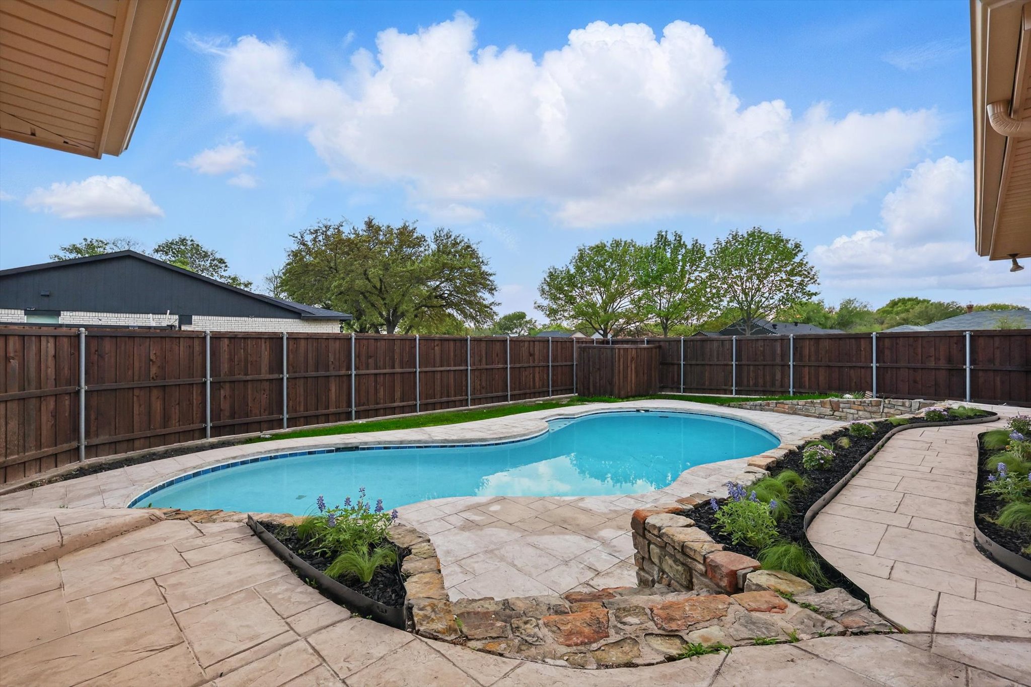 Need a pool refresh? Oikos just completed new plaster, tile, pool equipment, and pool decking. Next, we gave this backyard some fresh landscaping to bring this backyard oasis to life. At Oikos, we create outdoor spaces that are built for both style and function.
#OikosRemodel #dallasremodel #BackyardDesign